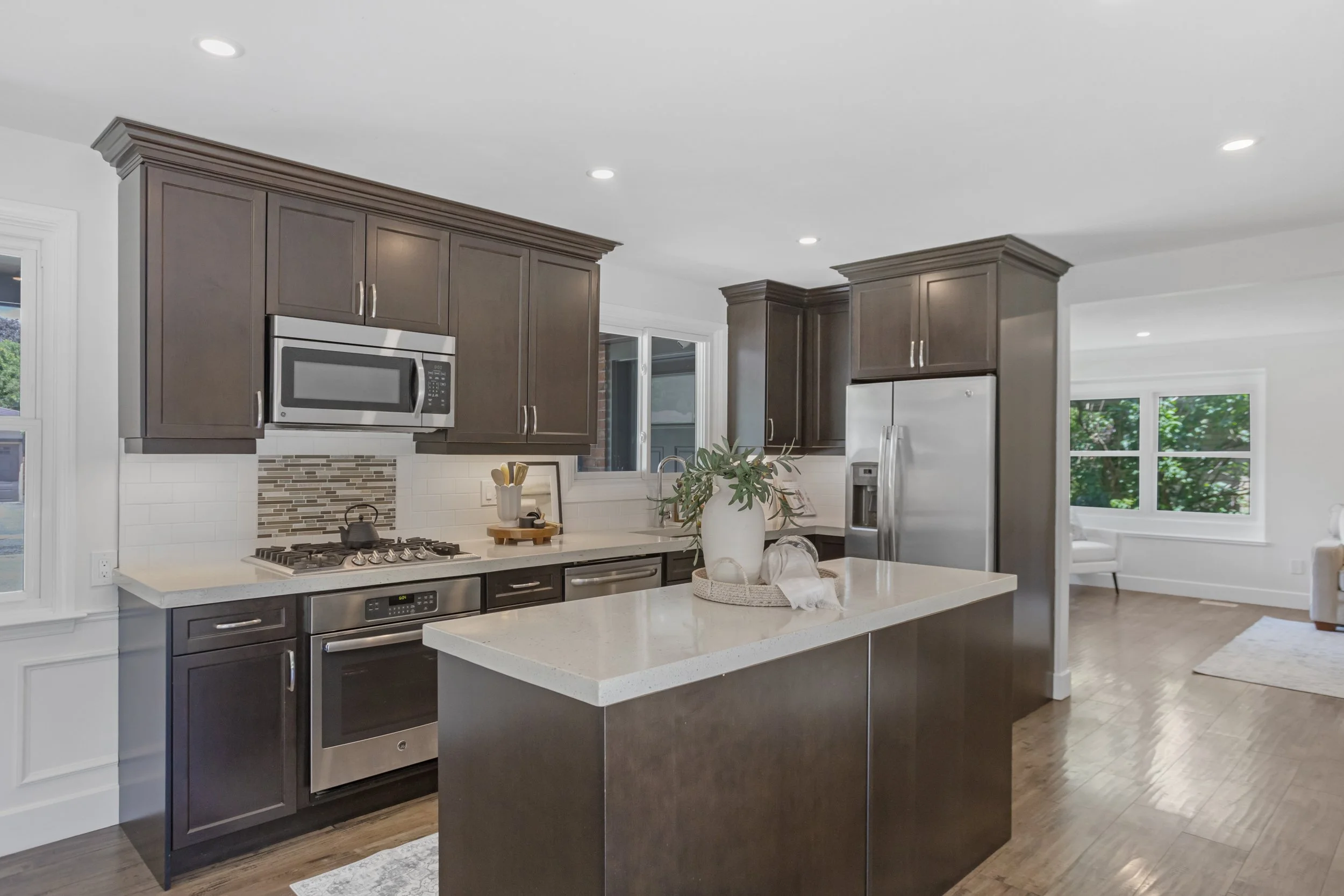 462 Grandview Ave-15.jpg