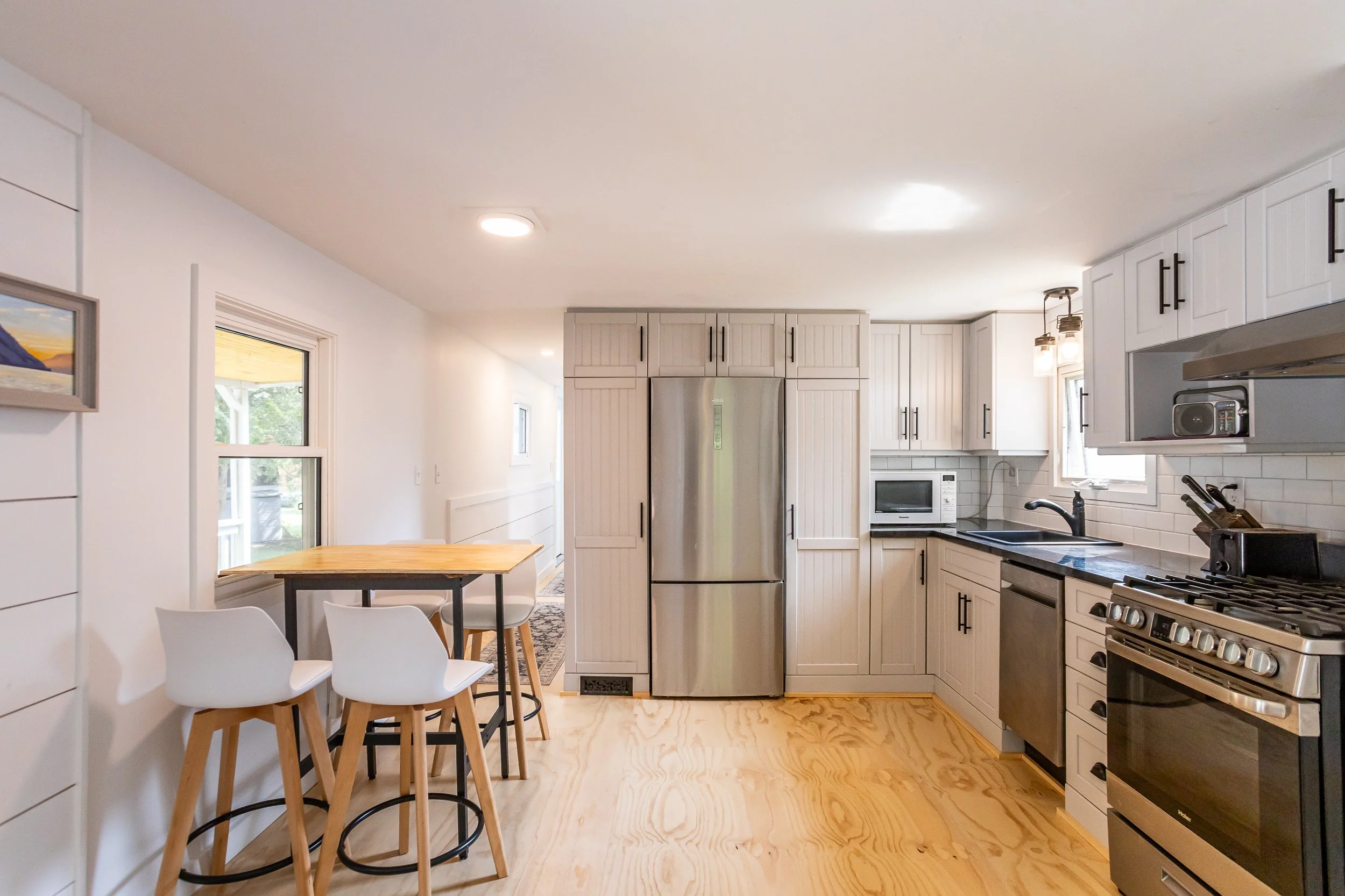 21-9839 Lakeshore Rd-18.jpg
