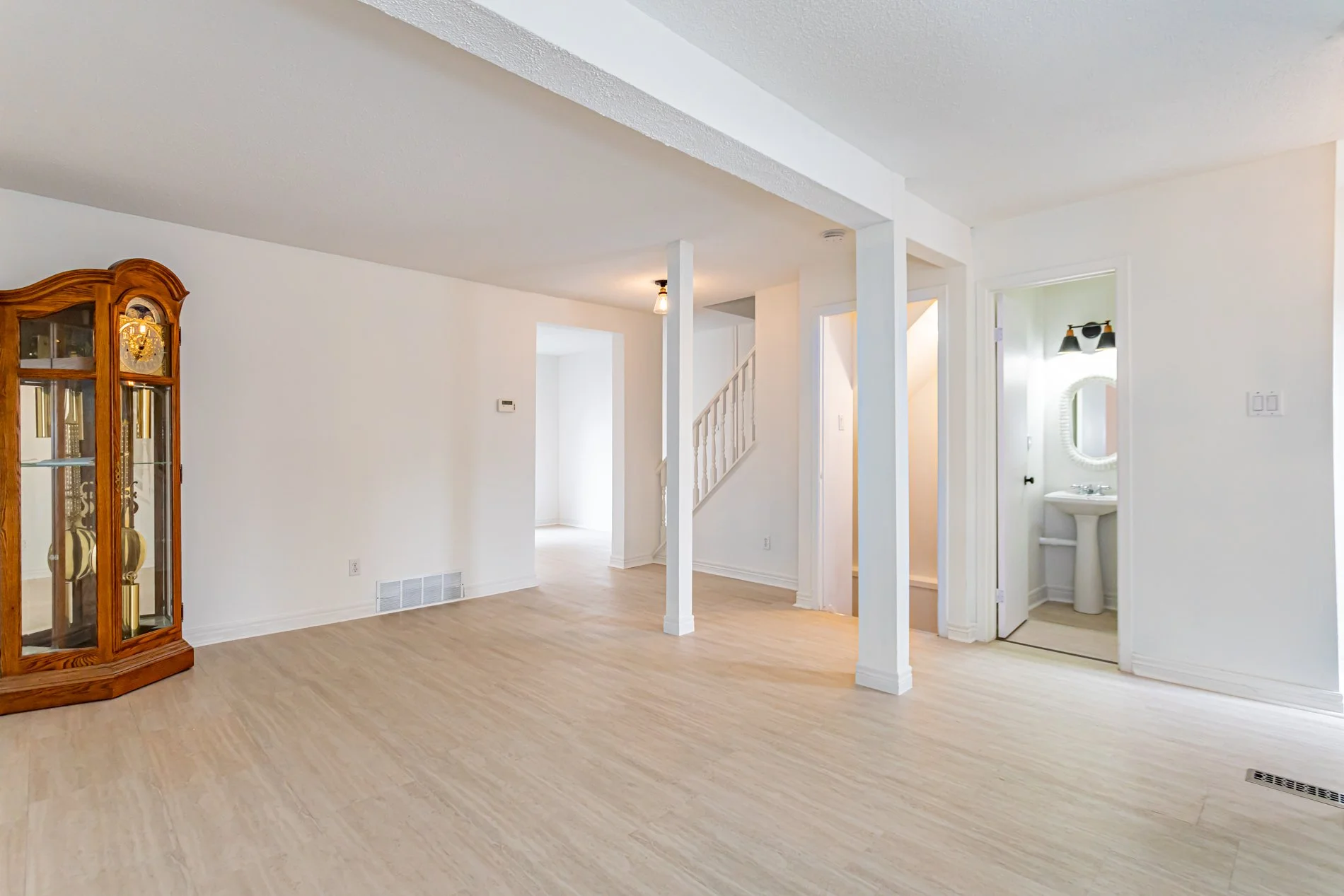 62-720 Deveron Cres-10.jpg
