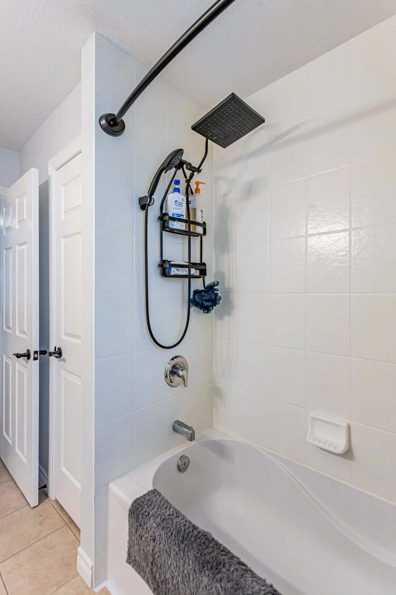 2221 Lilac Ave-28.jpg