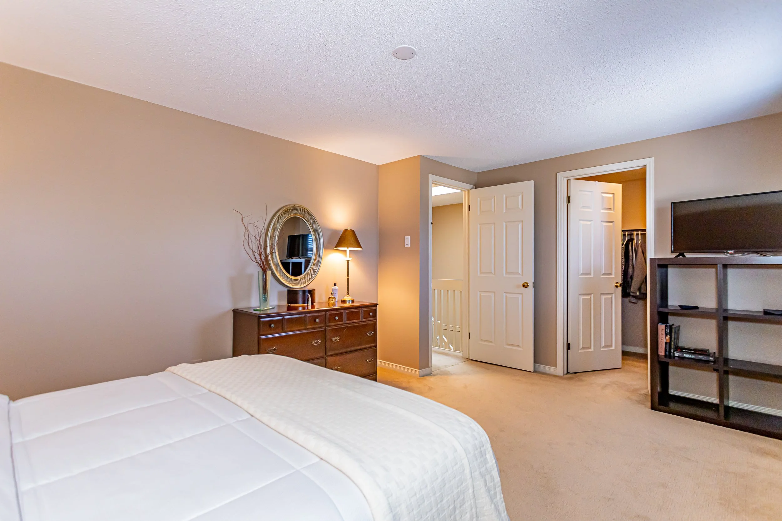 18-1845 Aldersbrook Rd-21.jpg