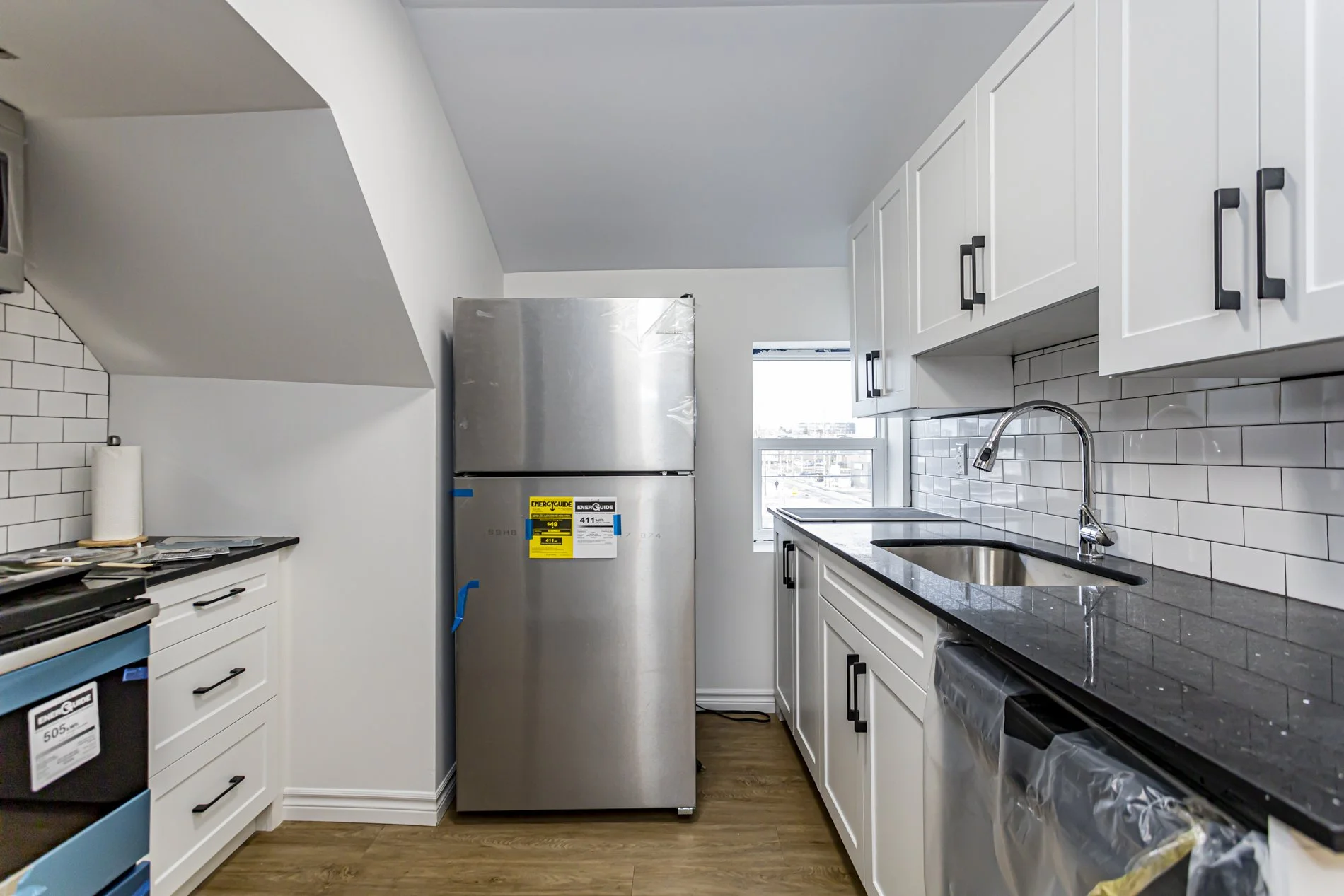 281 William St_UnitE_02.jpg