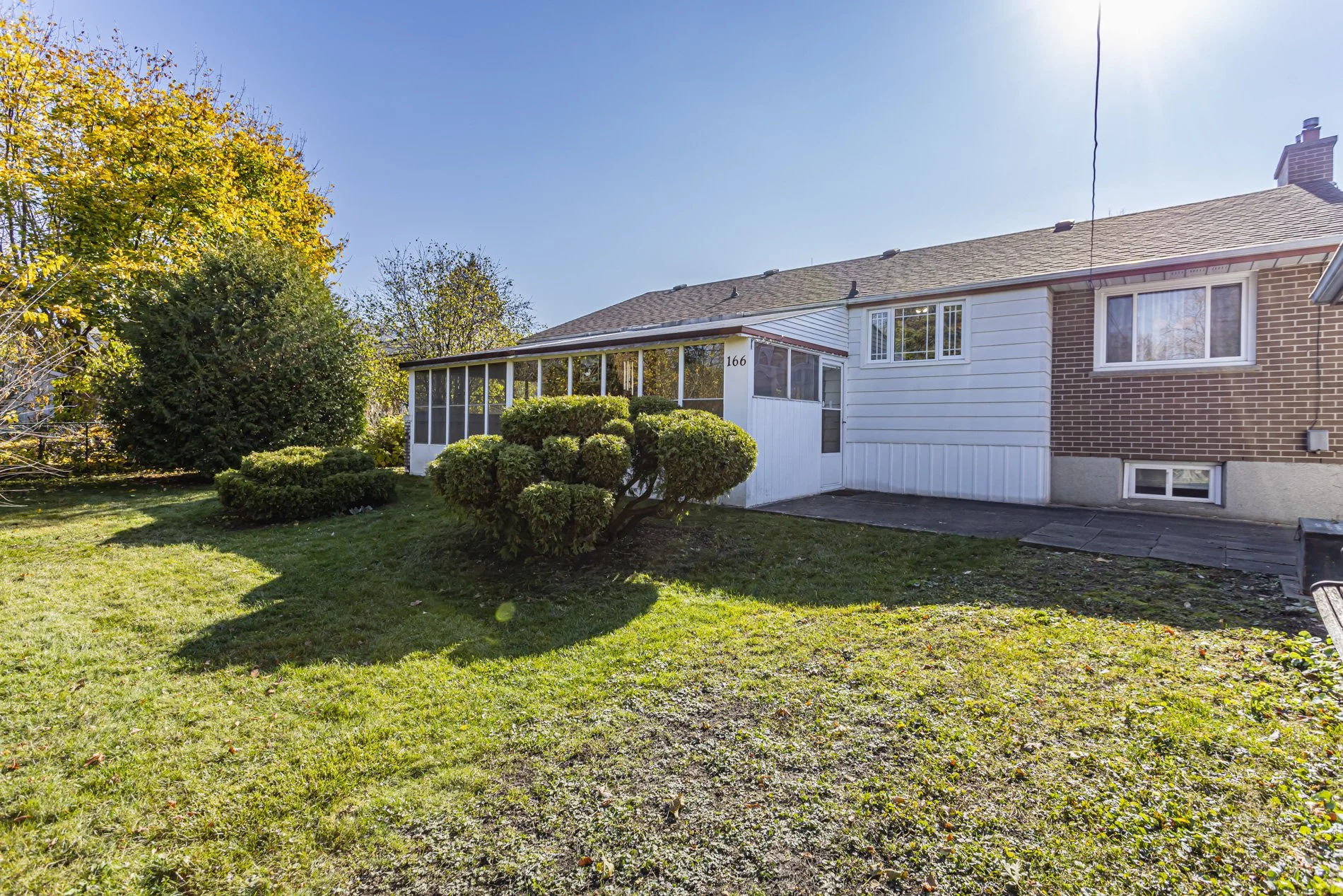 166 Base Line Rd W_44.JPG