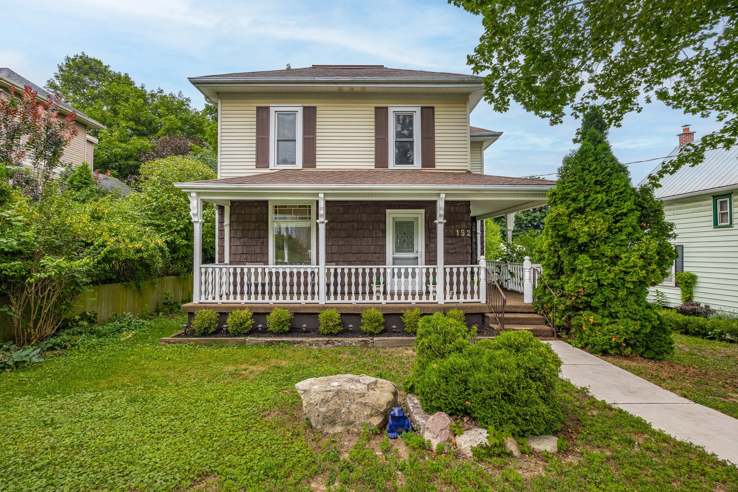 152 Wonham St S -01.jpg
