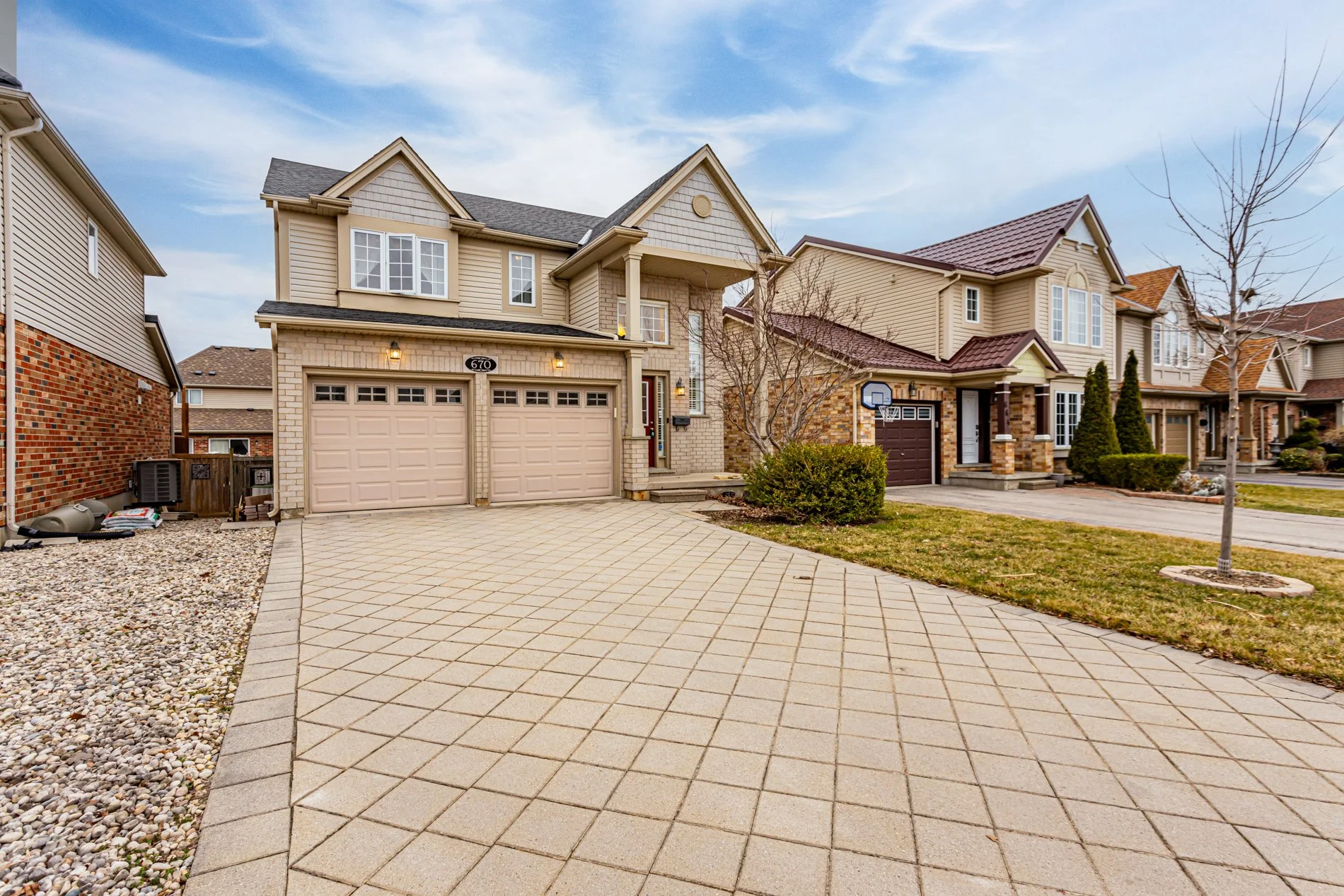 670 N Leaksdale Cir-2.jpg