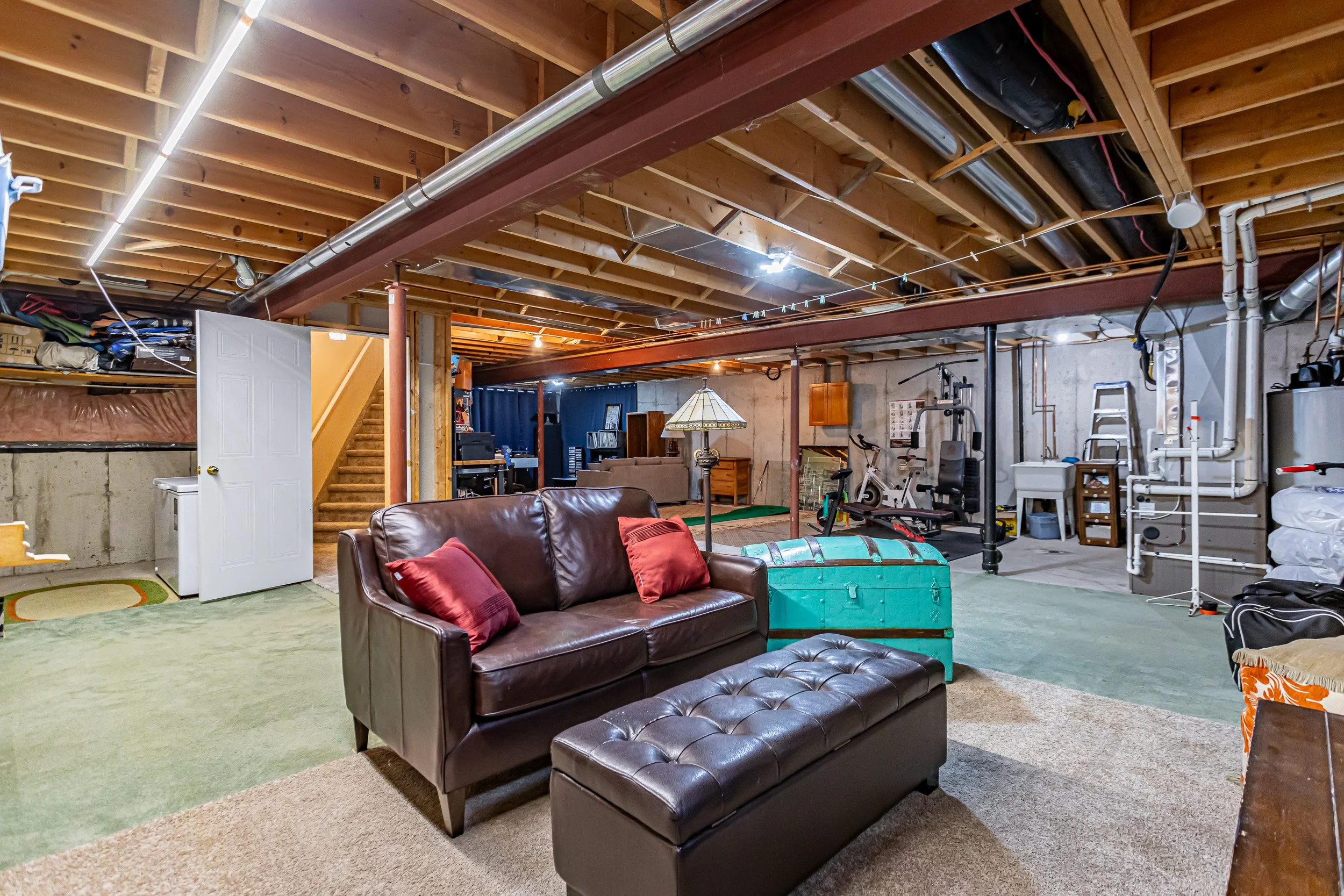 7-99 Edgevalley Rd-27.jpg