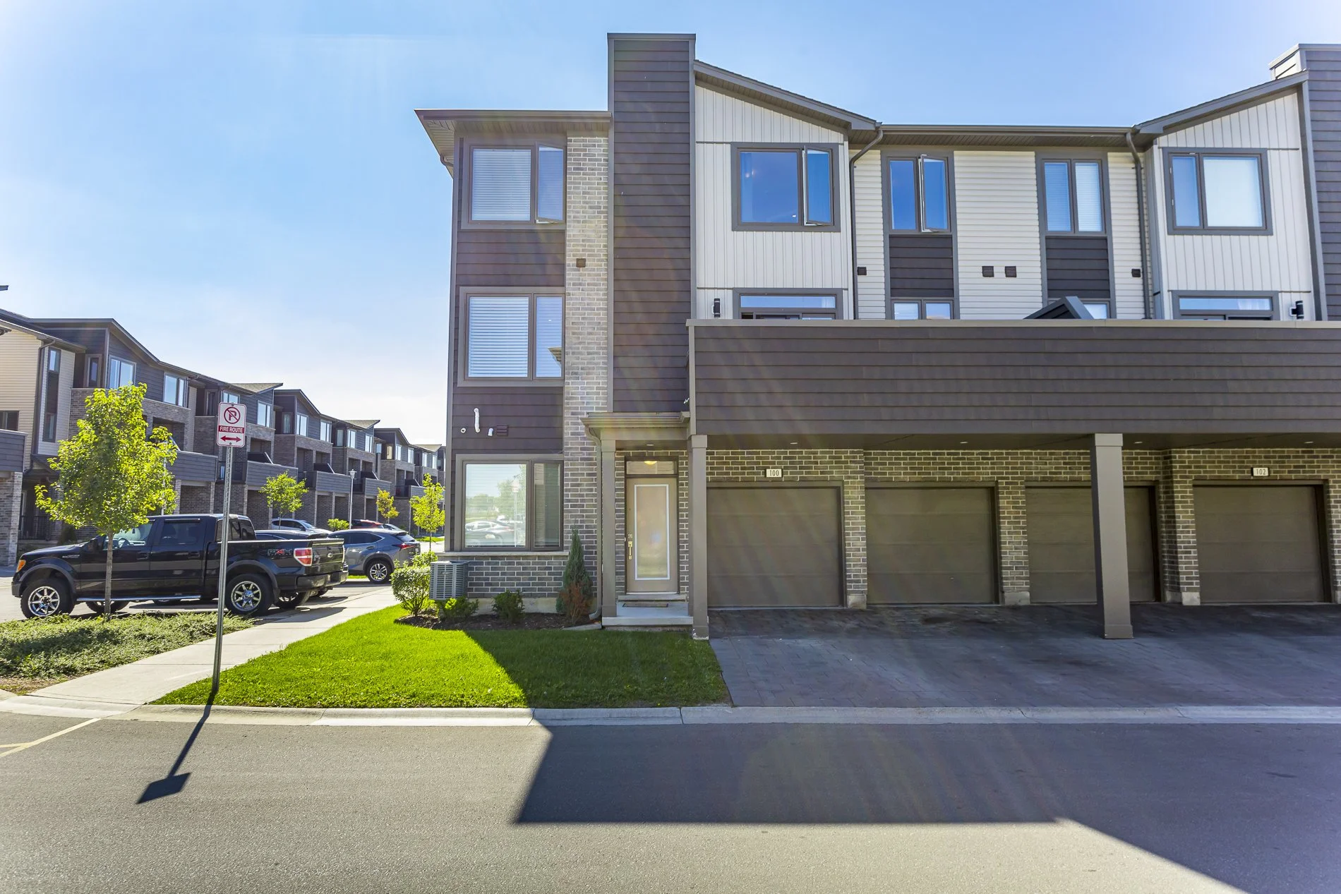 100-1960 Dalmagarry Rd_04.jpg