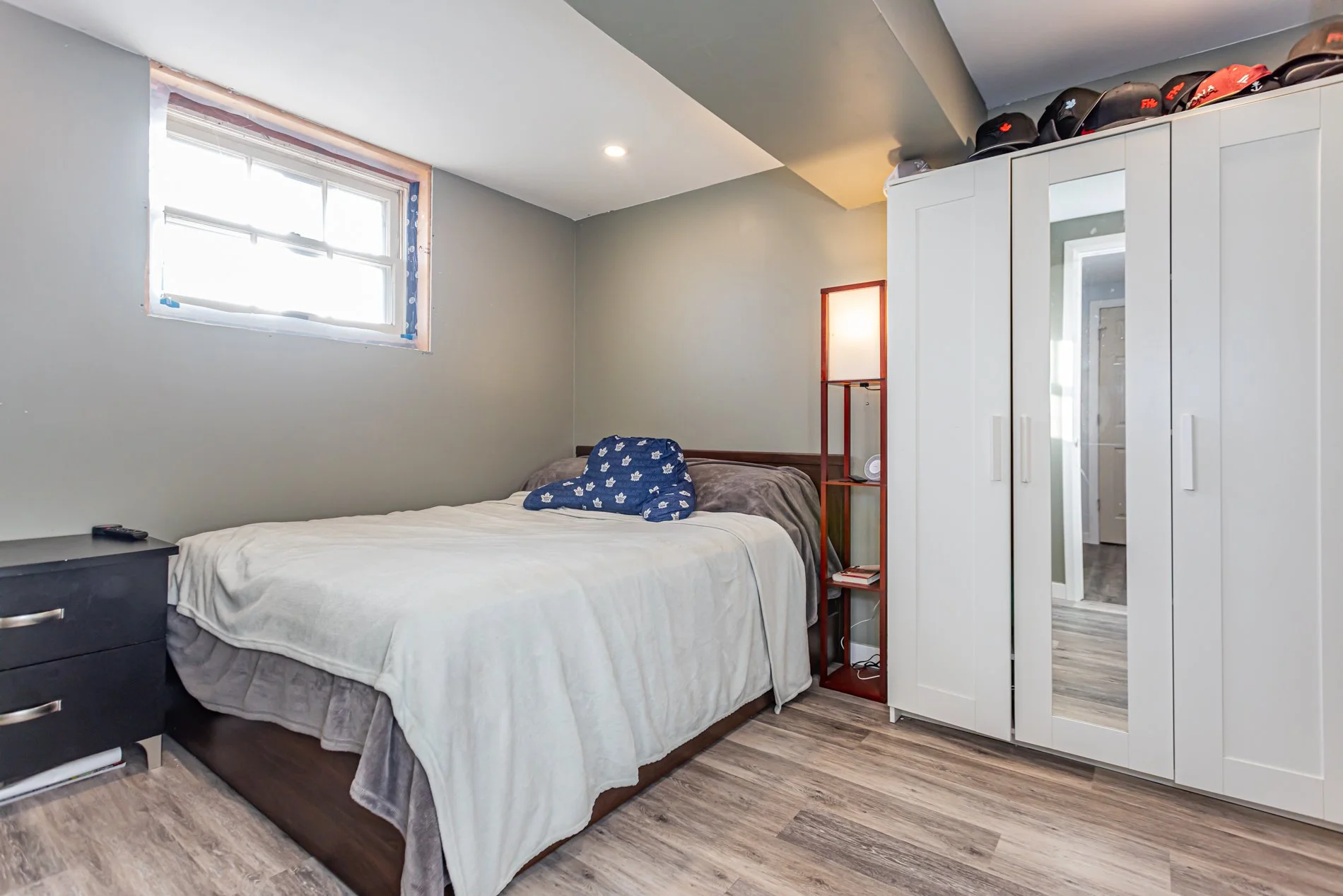 672 Alanbrook St-25.jpg