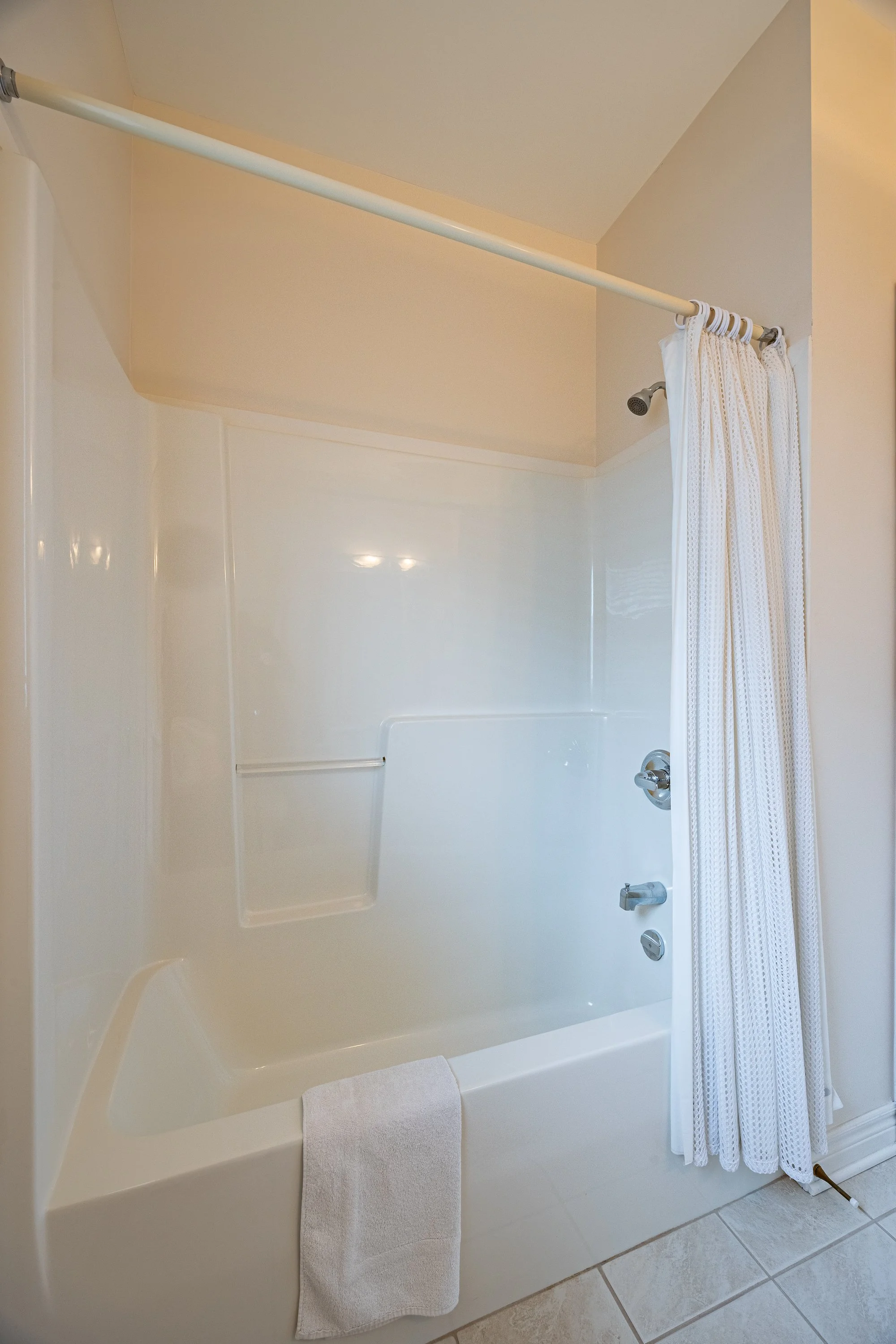 335 Chambers Ave-30.jpg