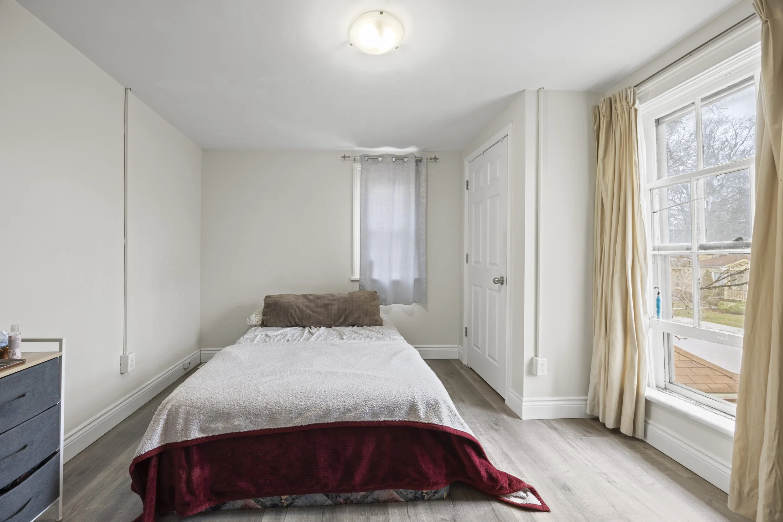 434 Dufferin Ave -18.JPG