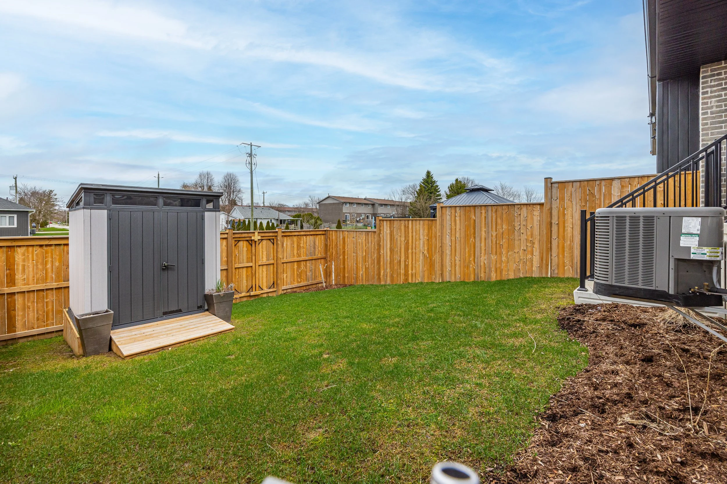 100 Rowe Ave -36.jpg