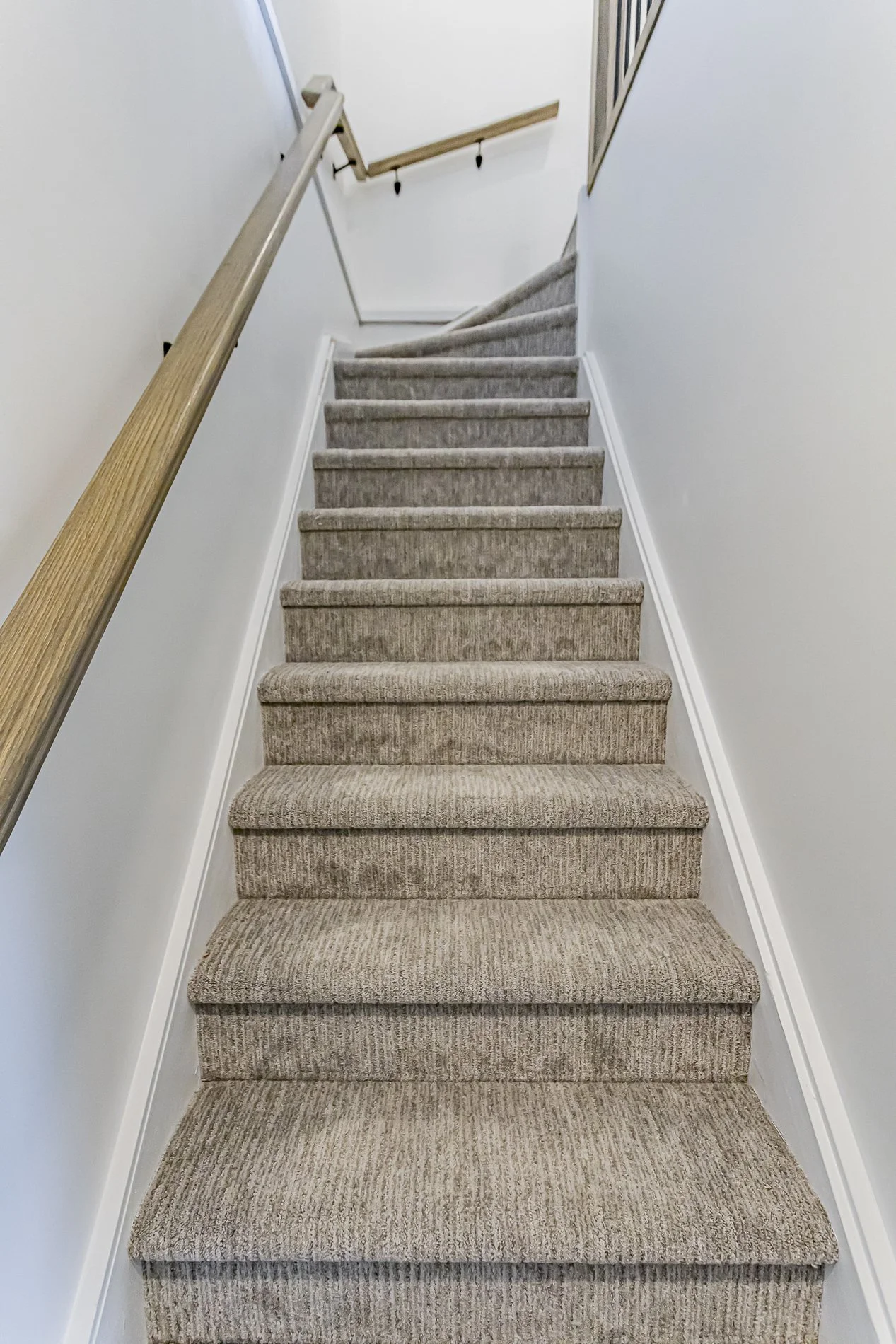 177-3900 Savoy St-Int_14.jpg