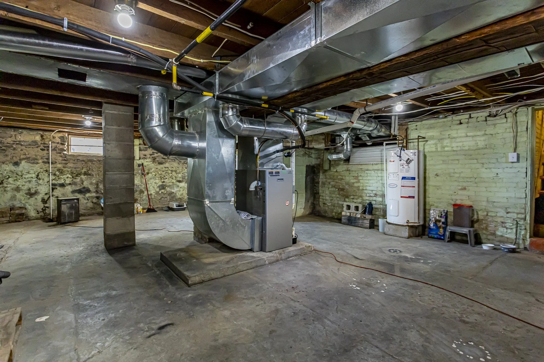 168 Ailsa Craig Main St_28.jpg