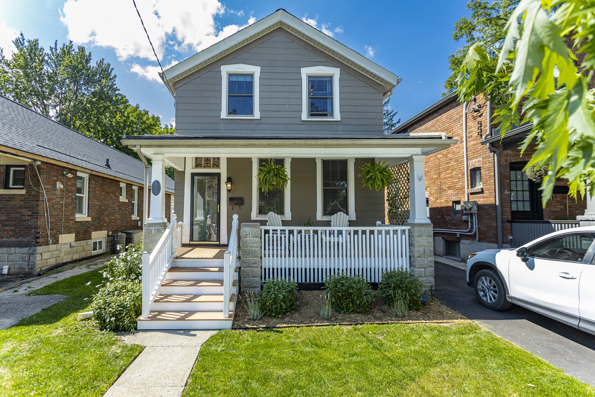 865 Colborne St_02.jpg