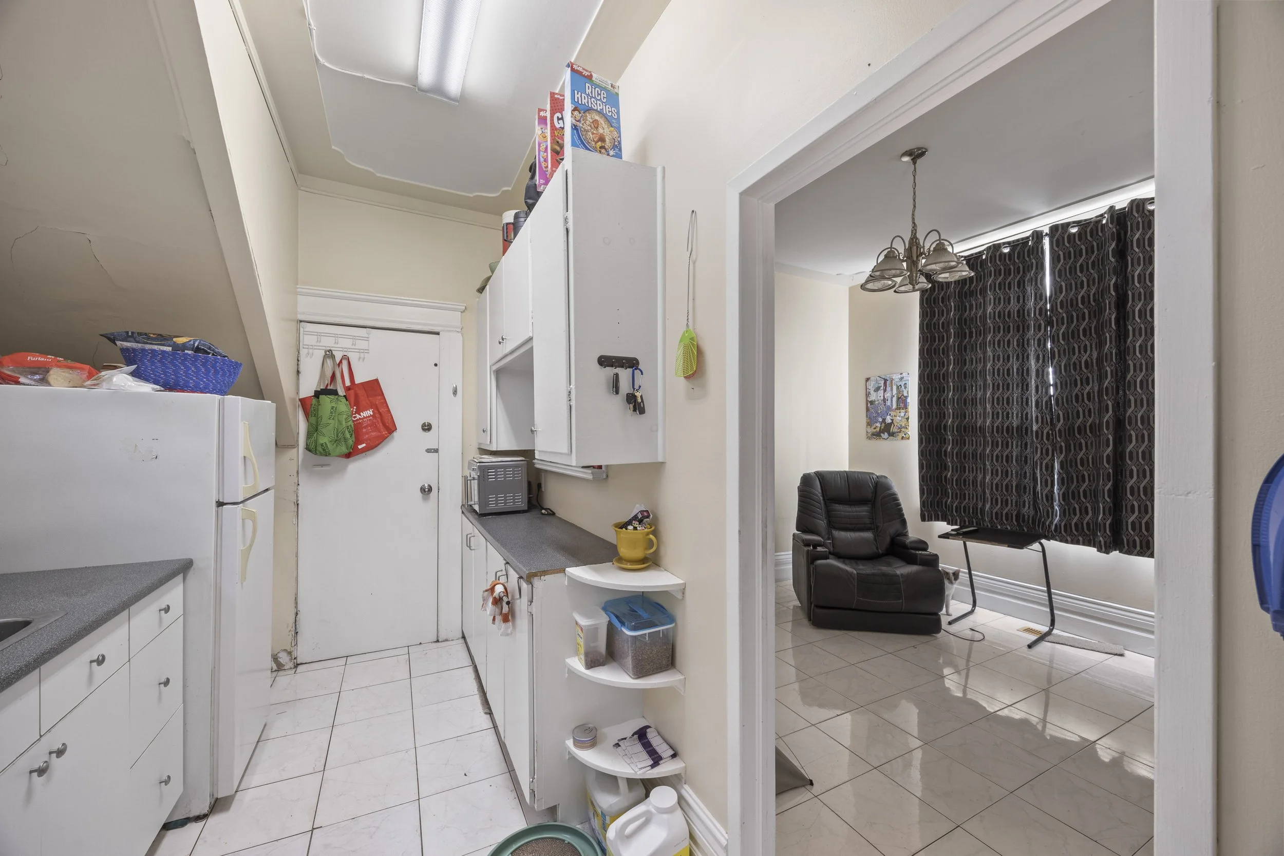 551 Adealide St North -23.JPG