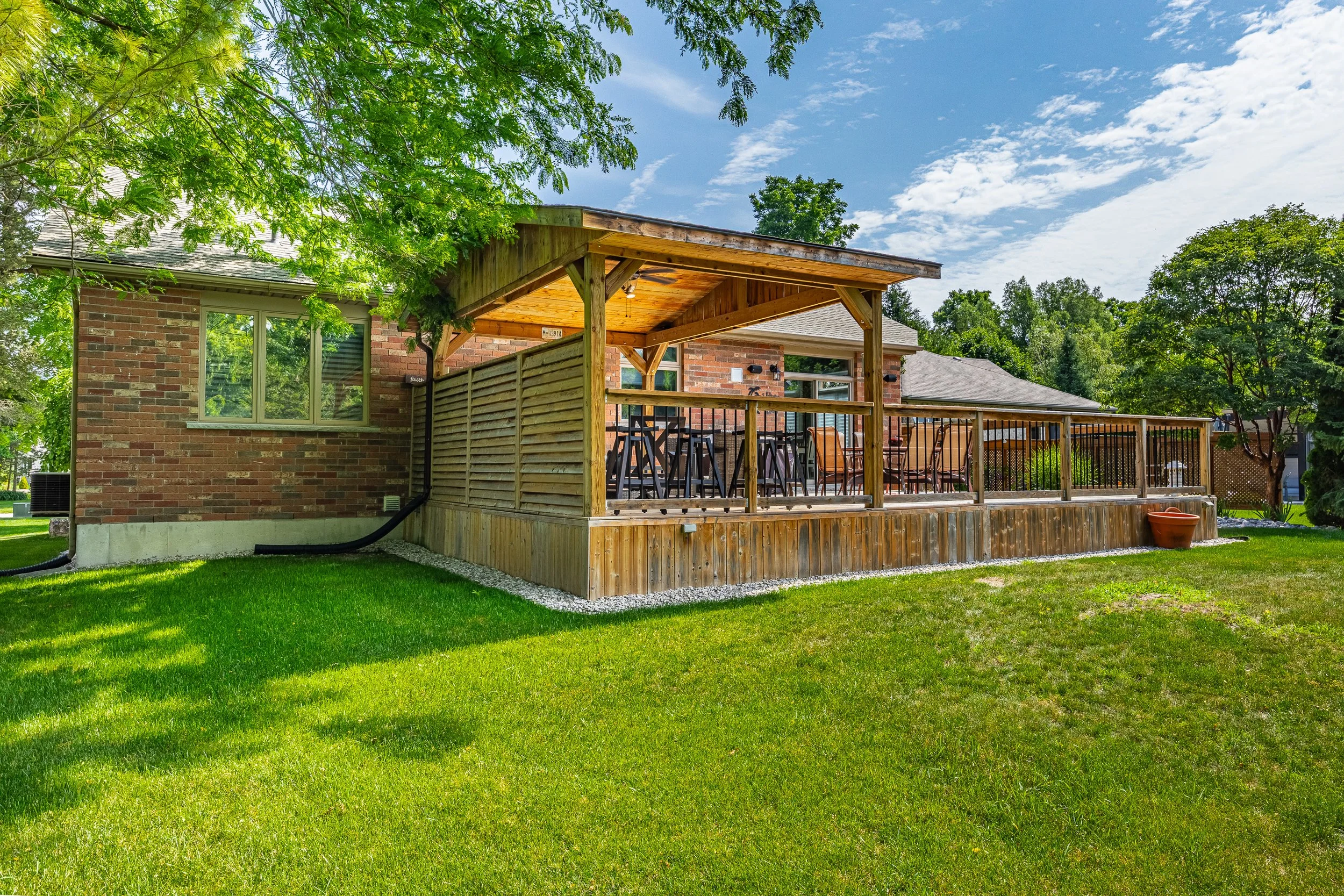 EXT UPDATE - 10159 Meadowlily Cres-16.jpg