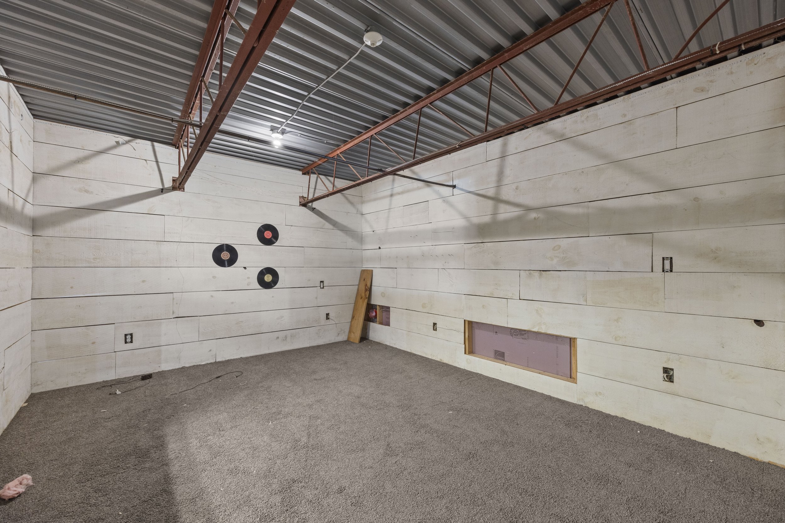 7024 Kilbourne Rd -26.JPG