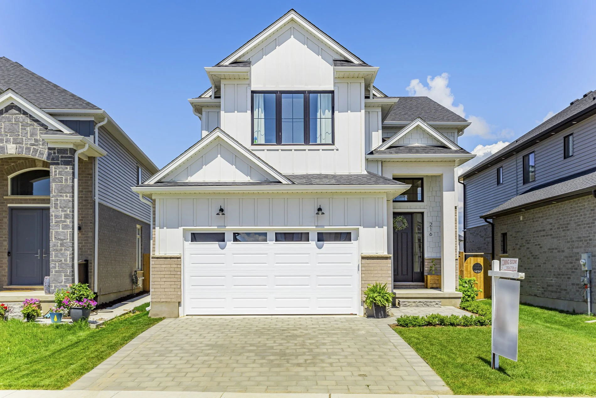 216 Crestview Dr_02.jpg