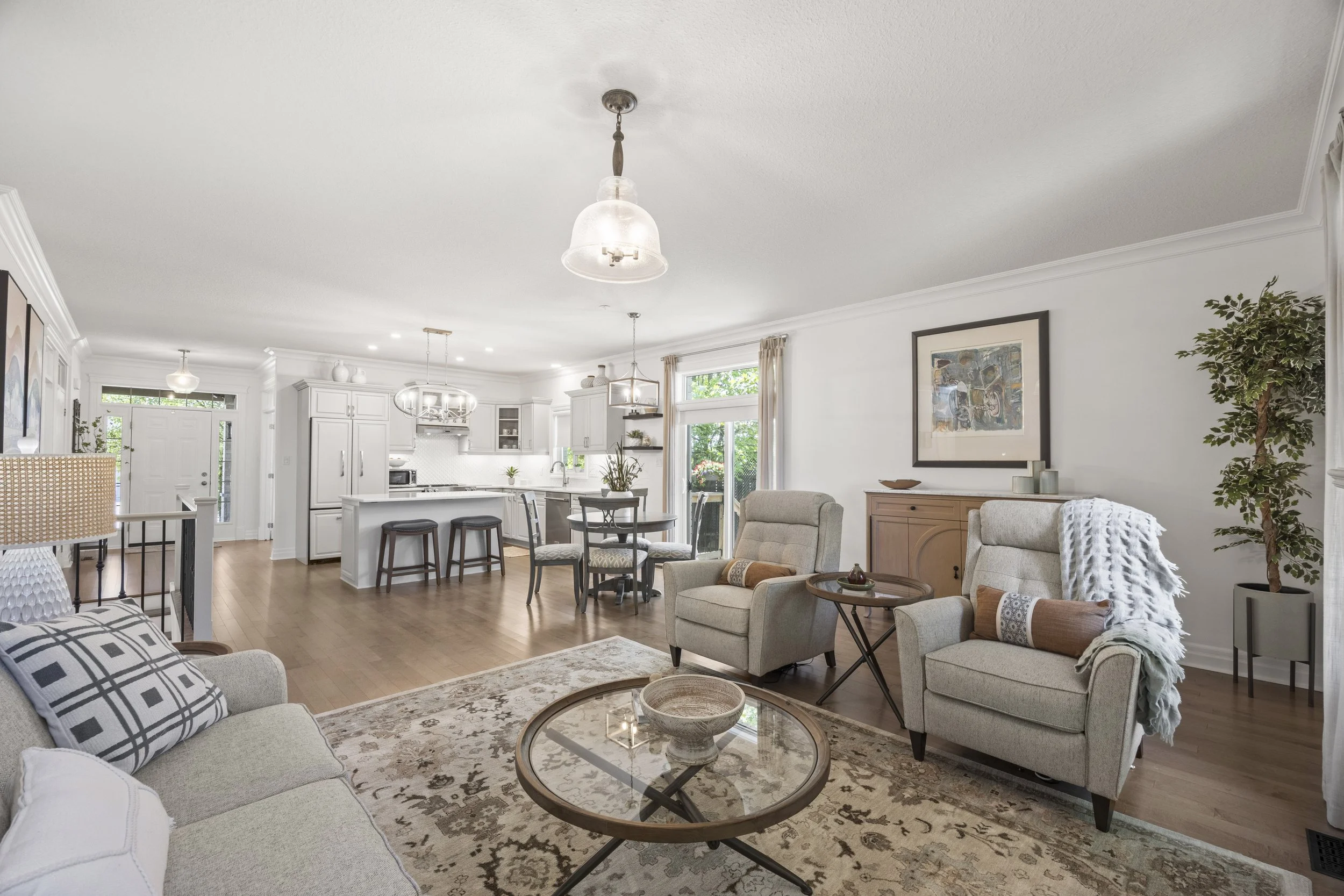 10-2080 Beaverbrook Ave -19.JPG