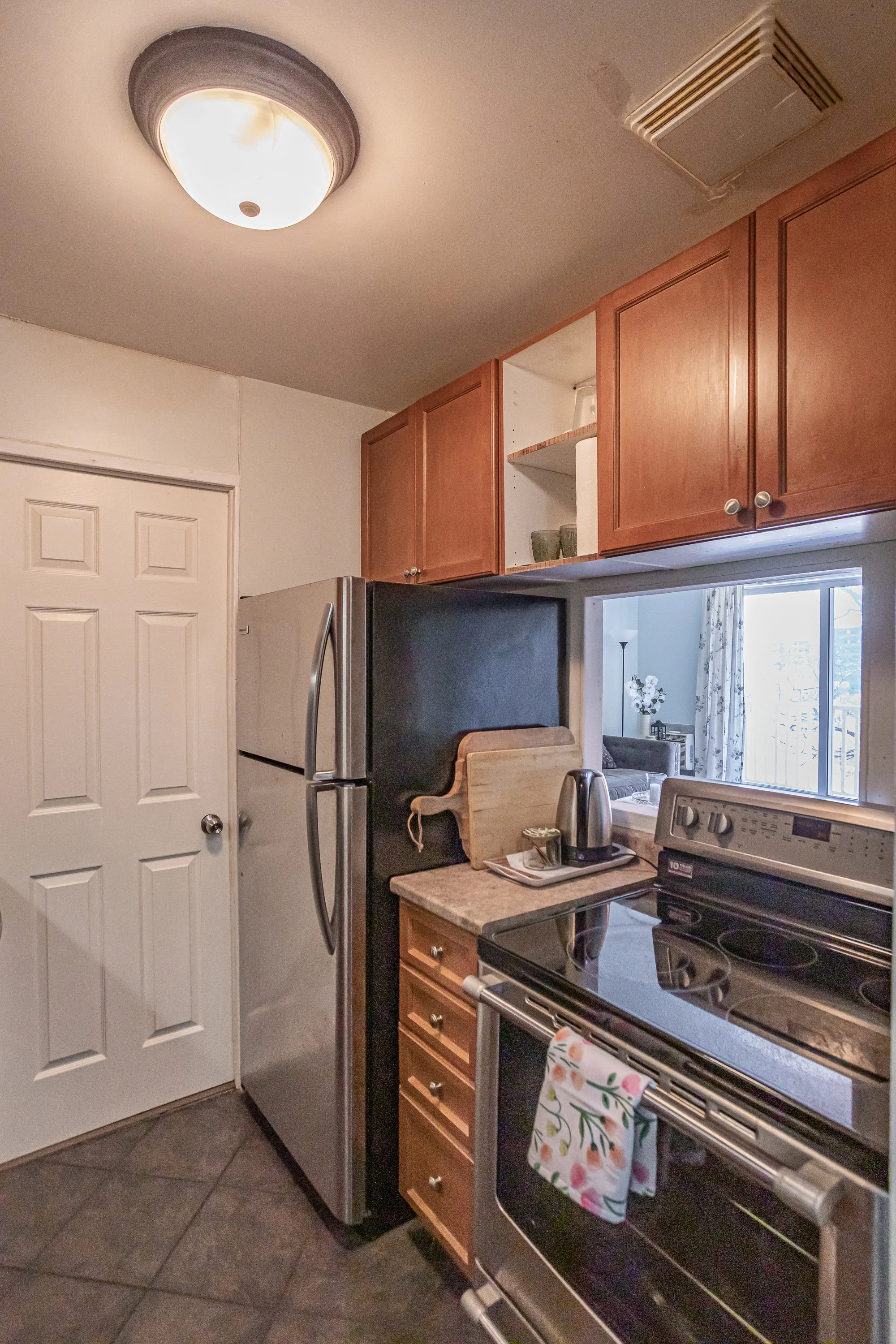 306-1590 Ernest Ave-7.jpg