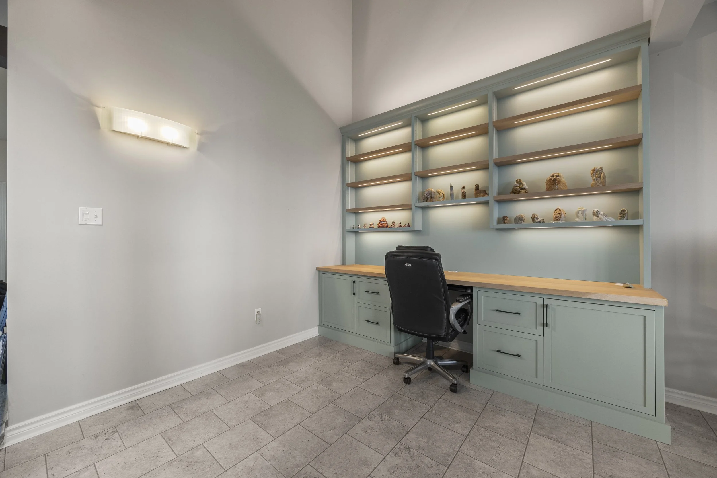 41-374 Front St -05.JPG