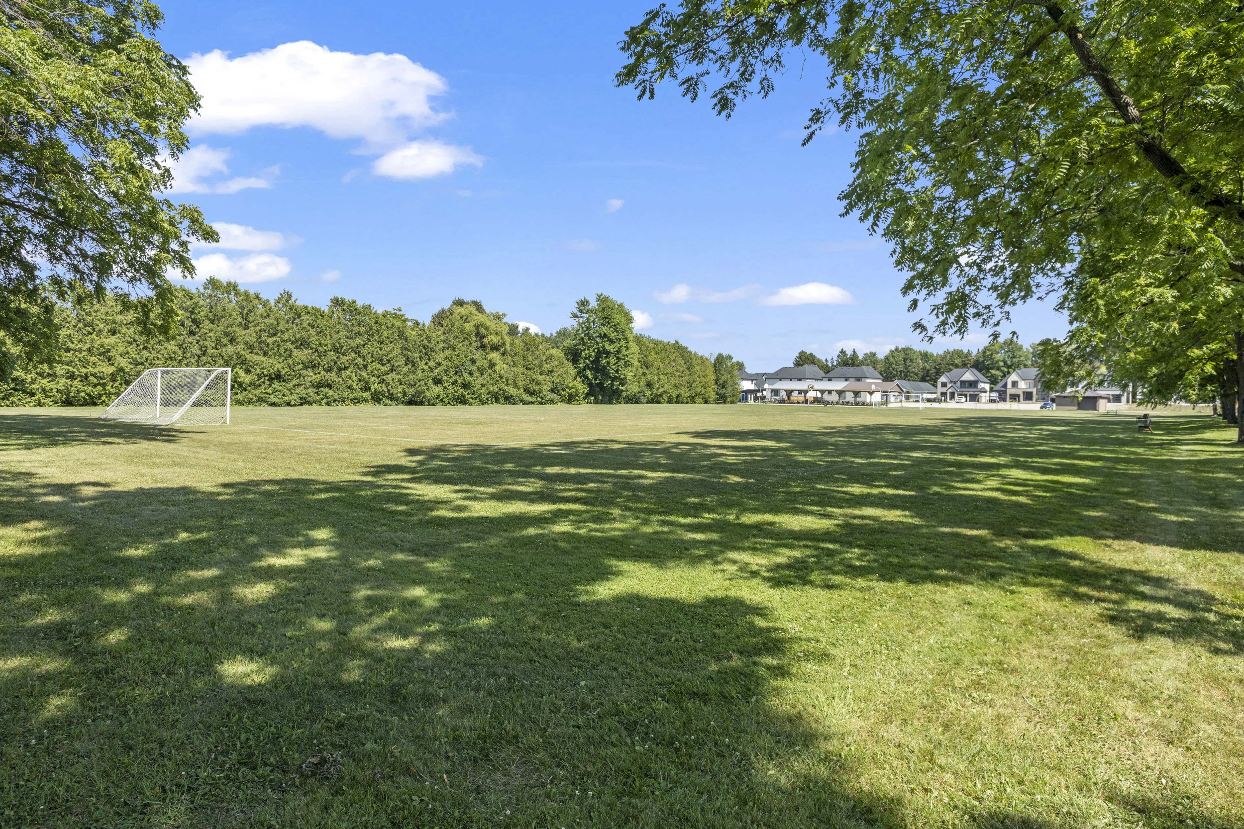 74 Royal Cres -42.JPG