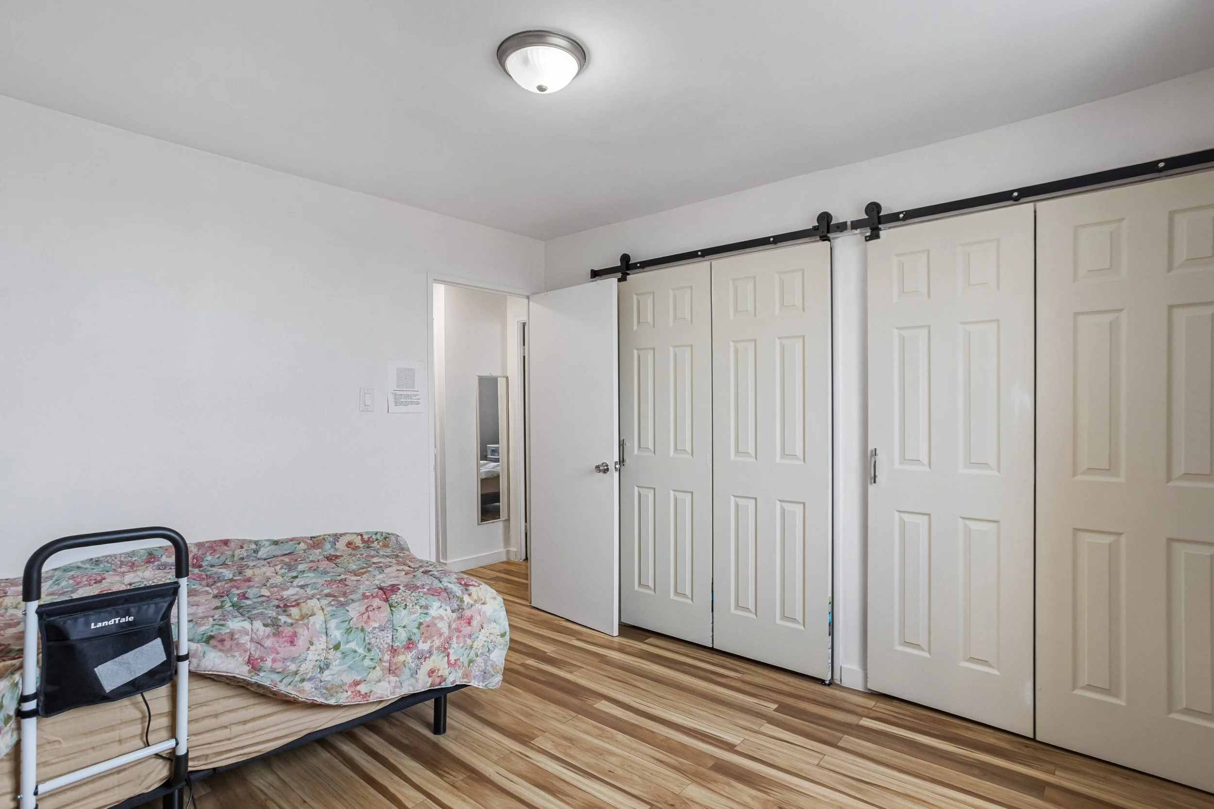 1104 - 583 Mornington Ave -20.JPG