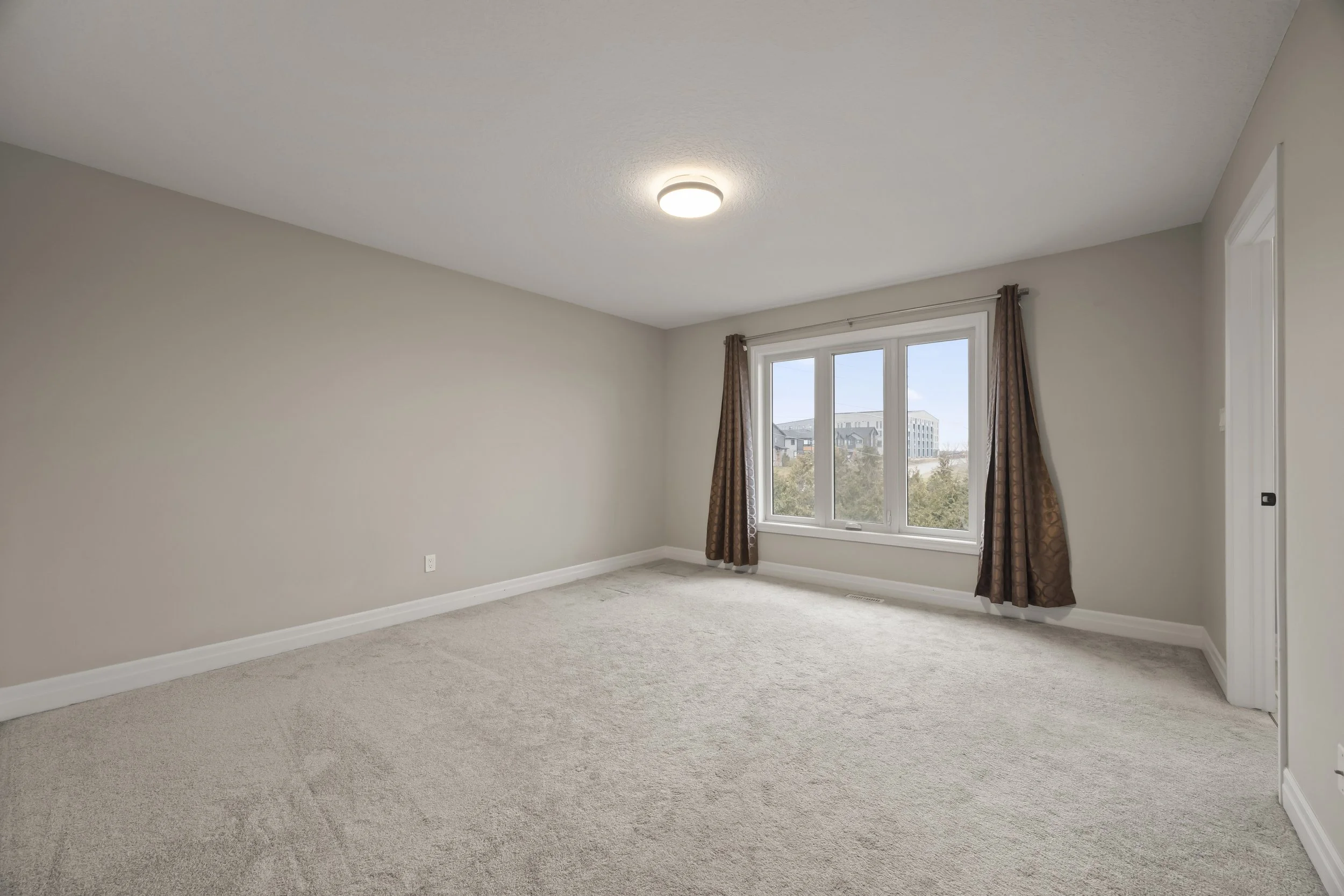 555 Sunningdale Rd E -24.JPG