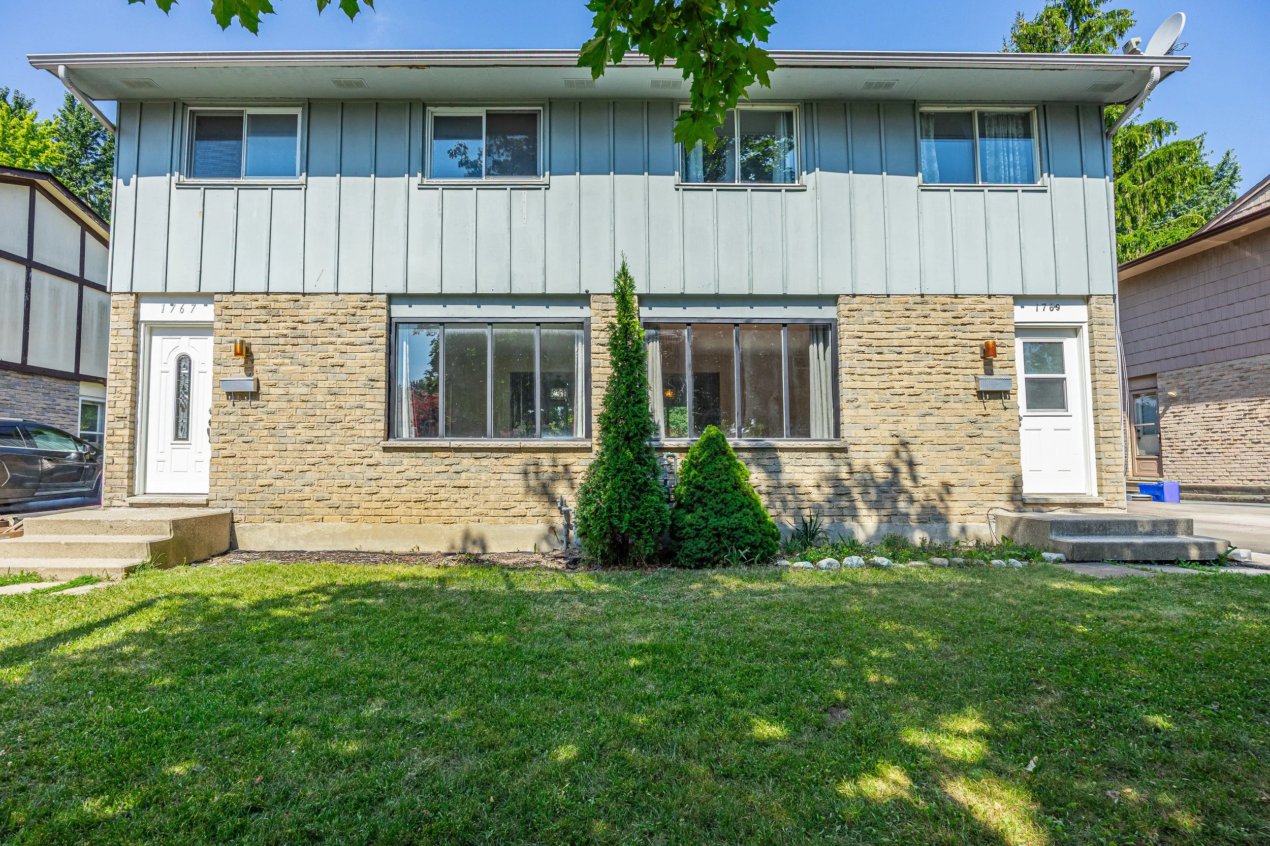 1767 Aldersbrook Rd -01.jpg