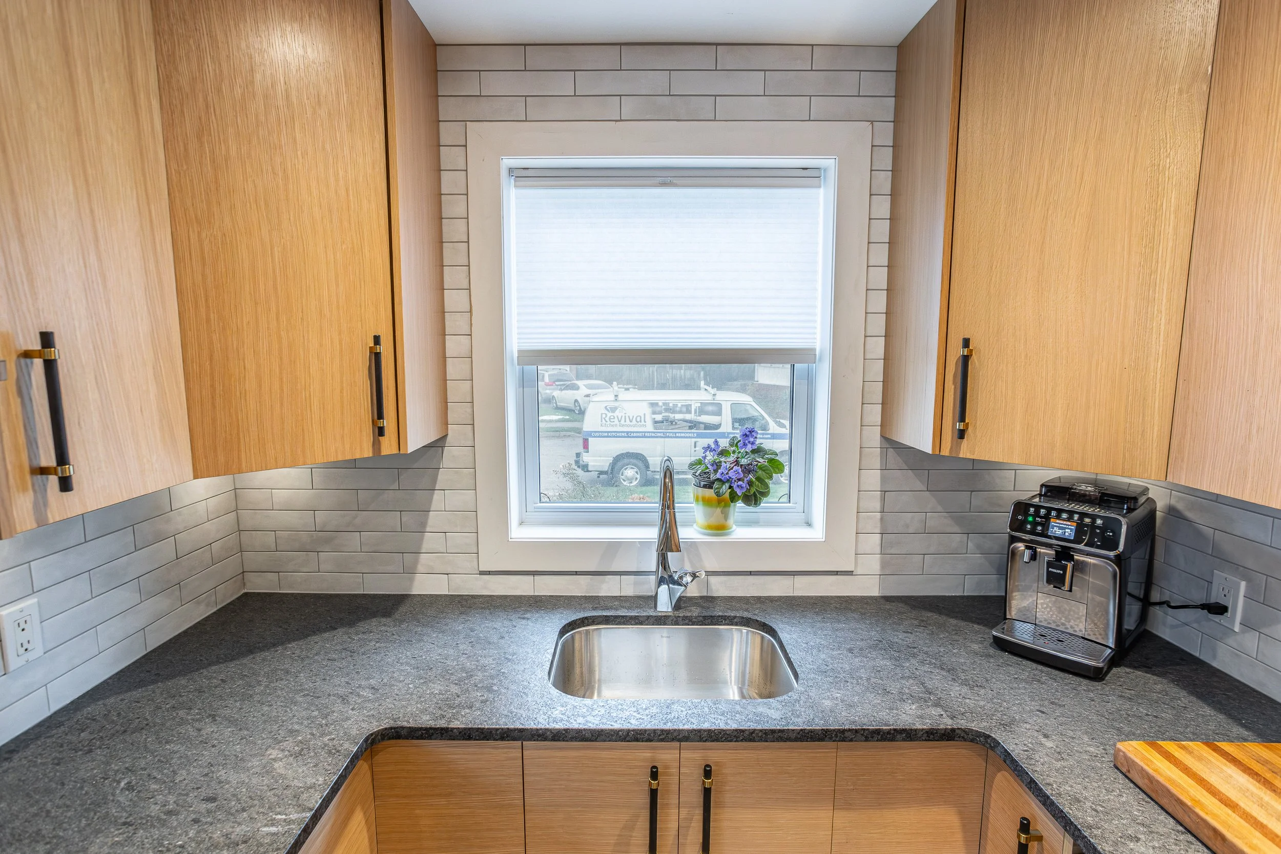 7017 Beattie St-4.jpg