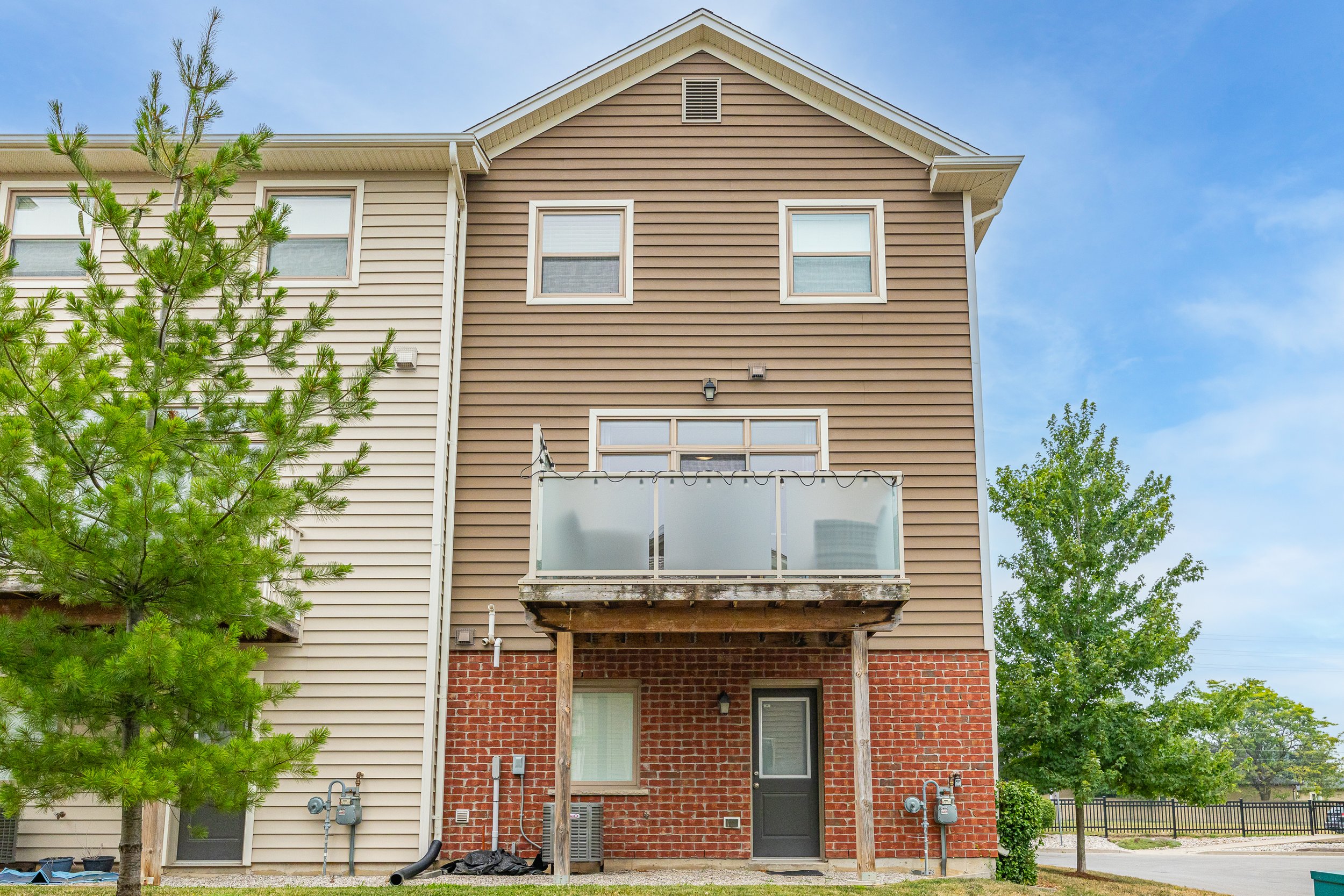 18-3025 Singleton Ave -47.jpg