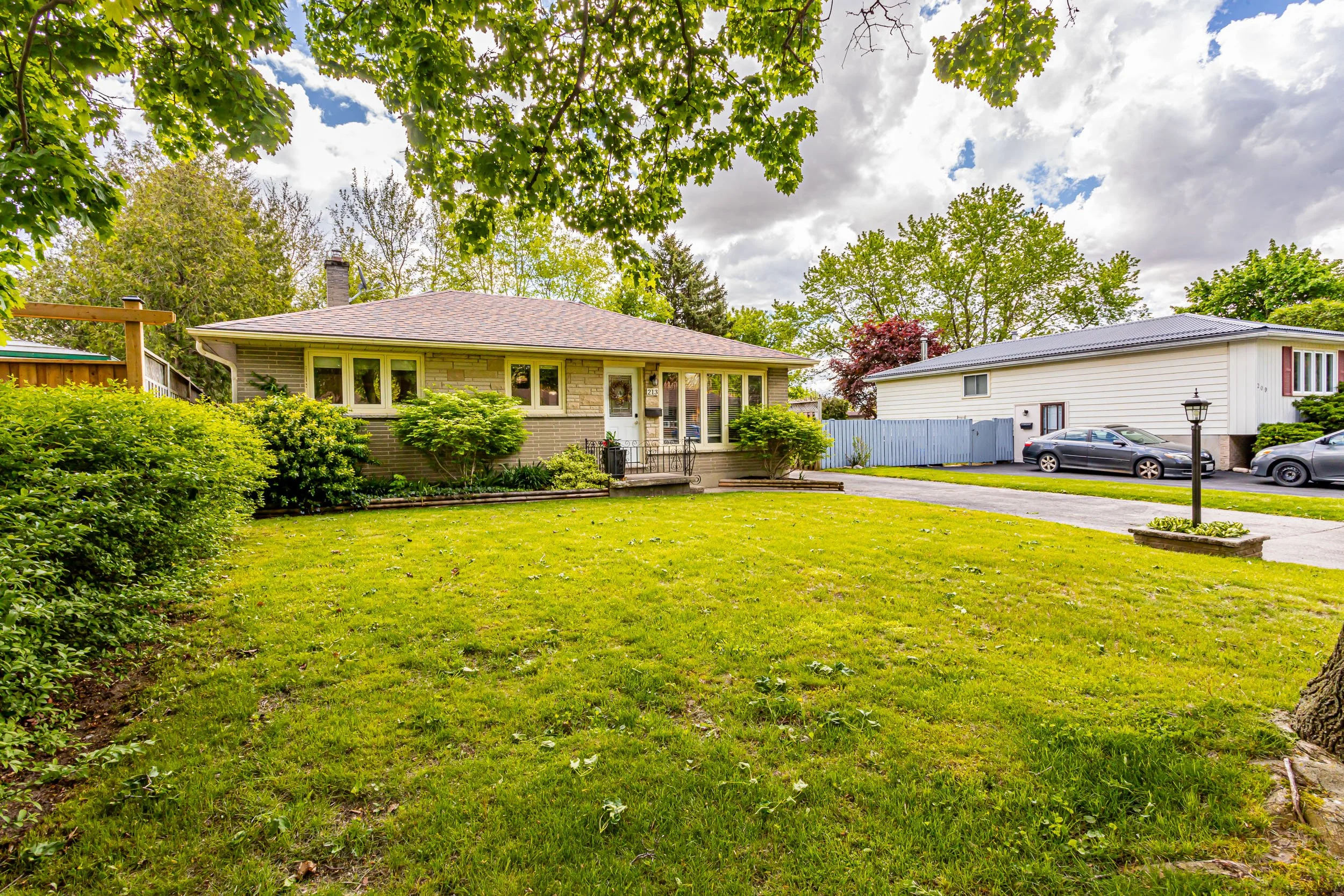 310 Manitoulin Dr-2.jpg