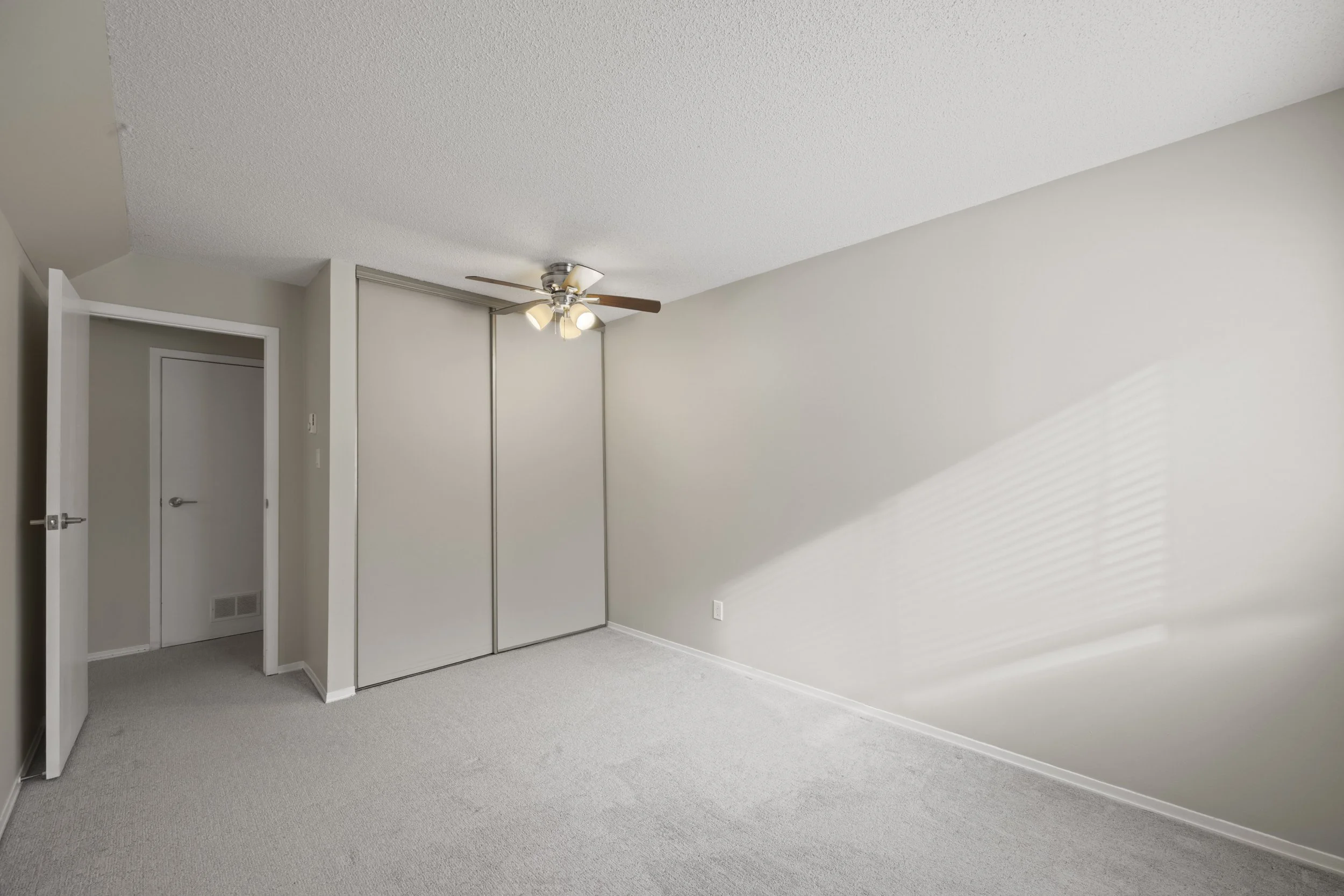 208 - 2228 Trafalgar St -24.JPG