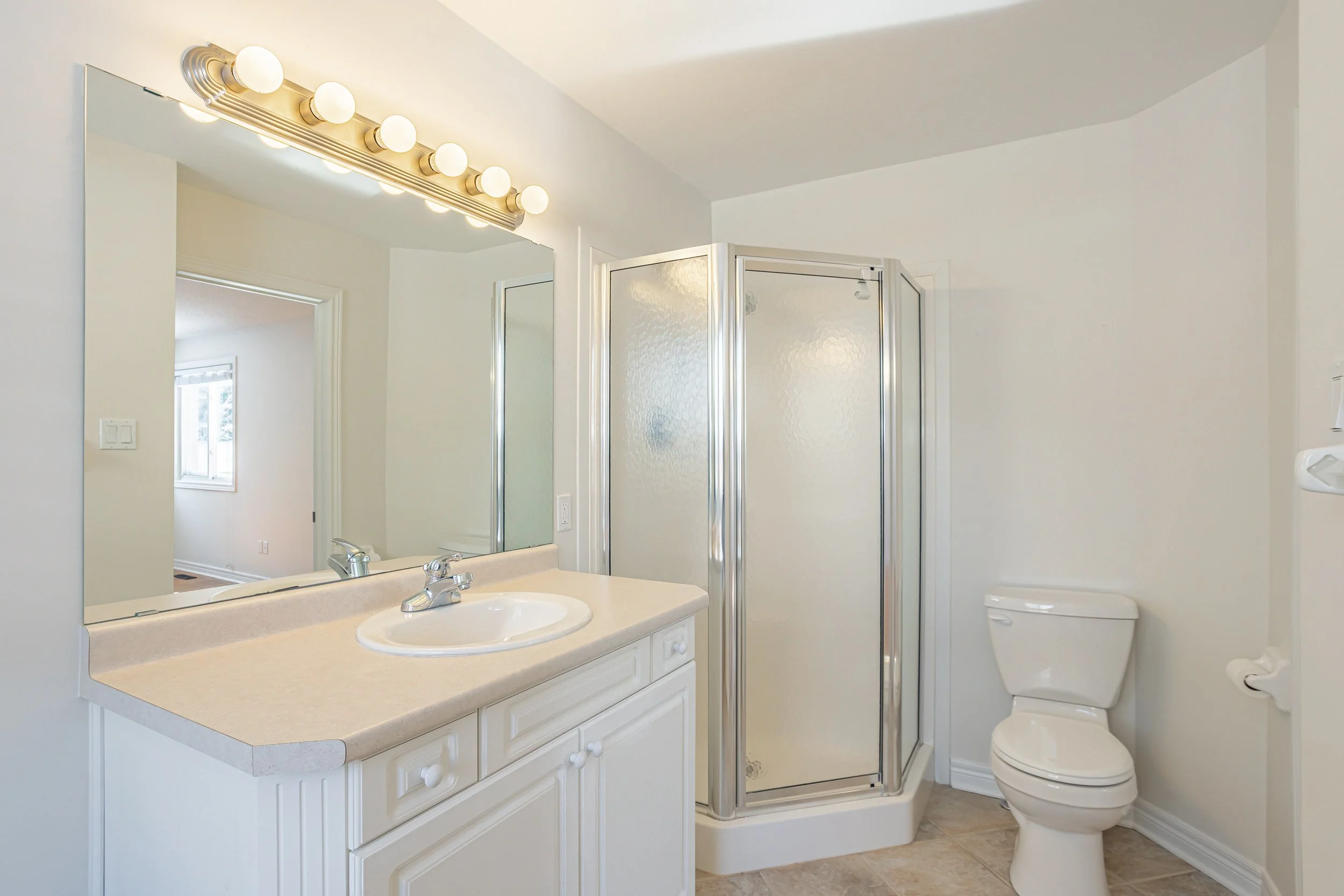 928 Crestview Cres-27.jpg