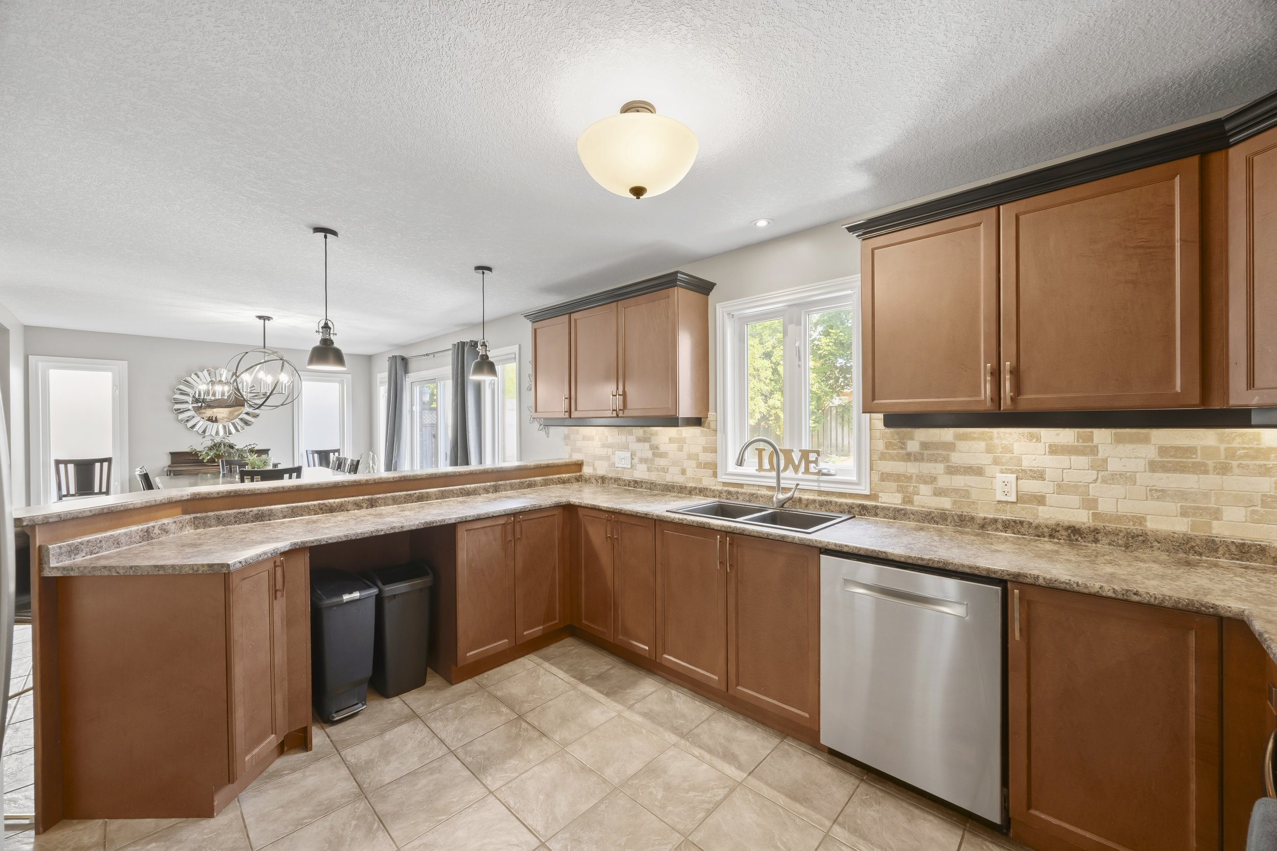 1204 Meadowvale Dr -16.JPG