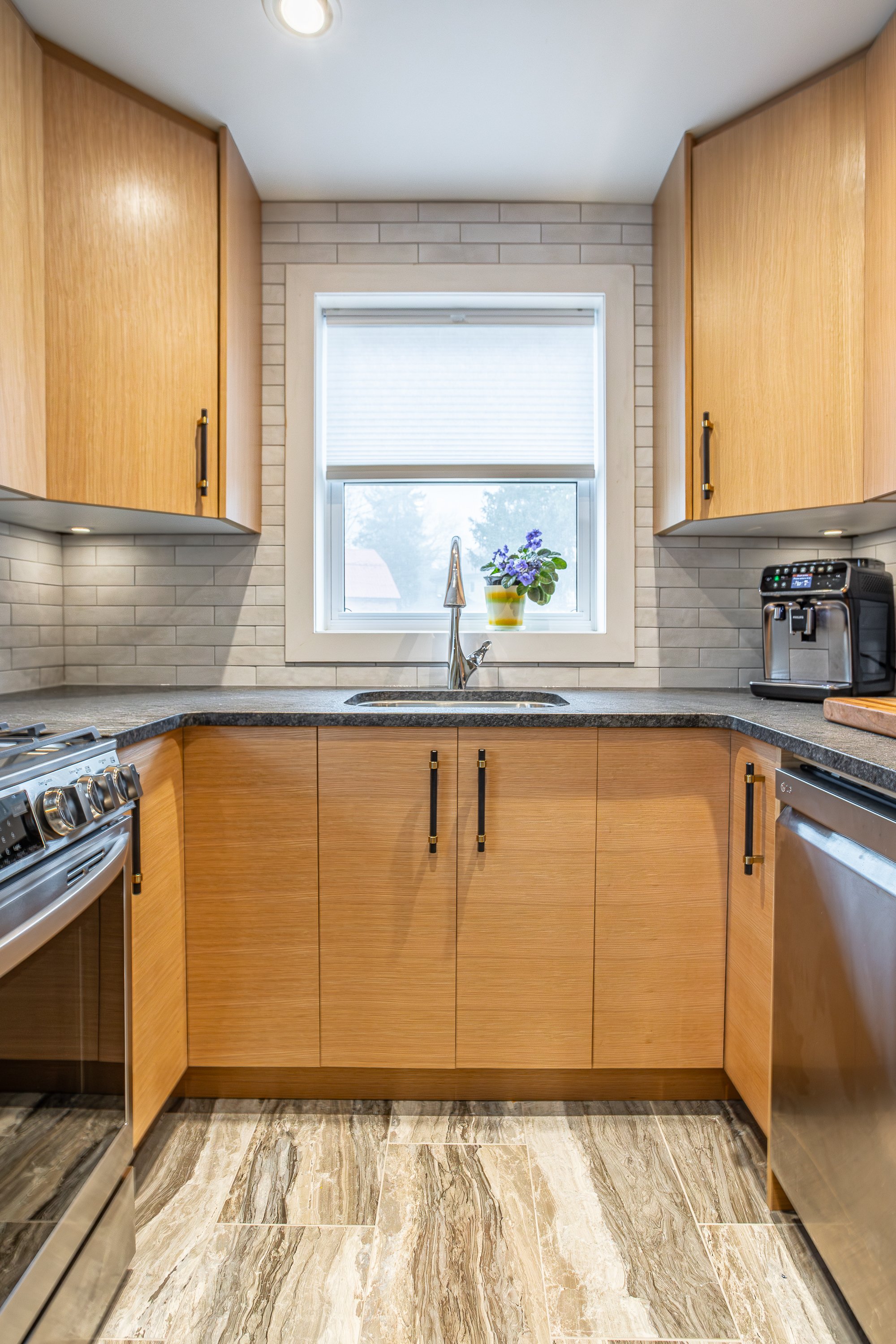 7017 Beattie St-10.jpg