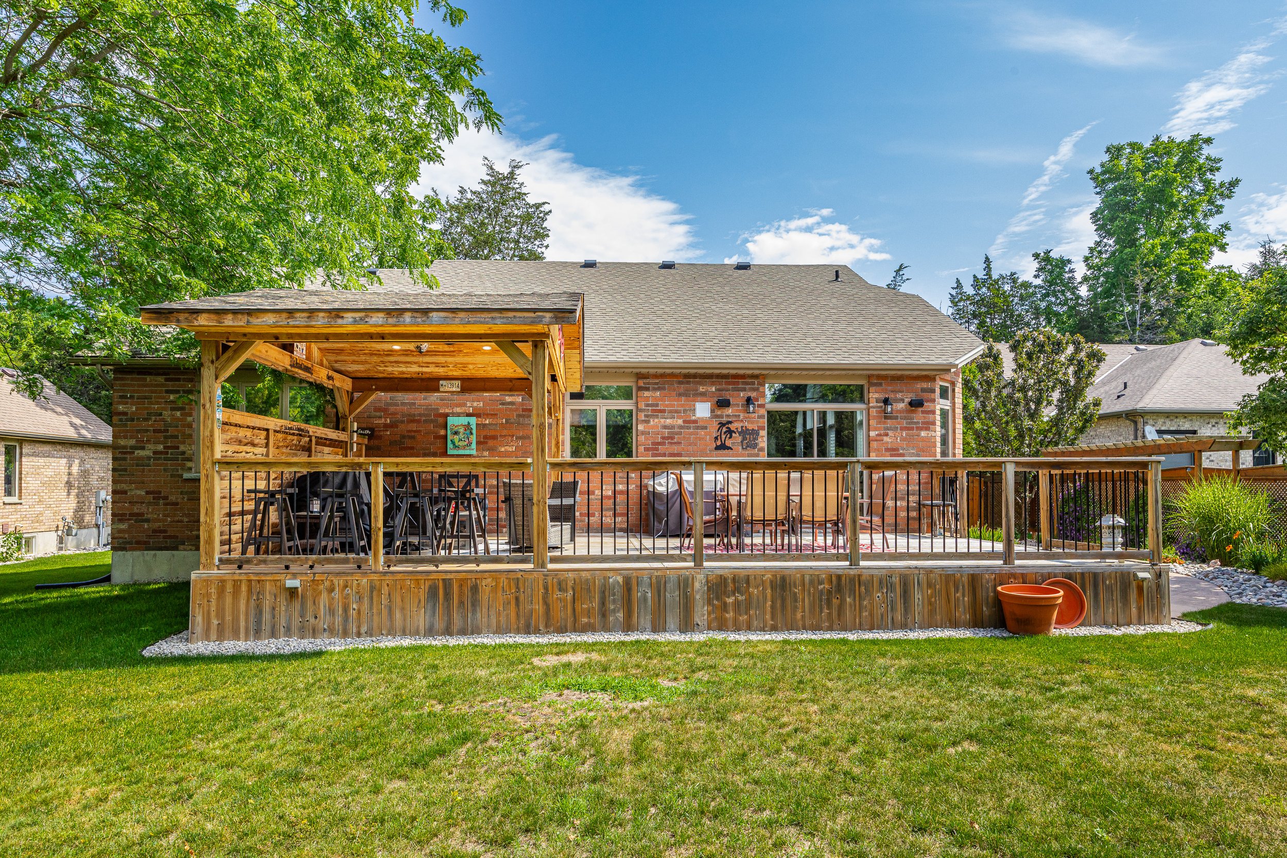 EXT UPDATE - 10159 Meadowlily Cres-17.jpg