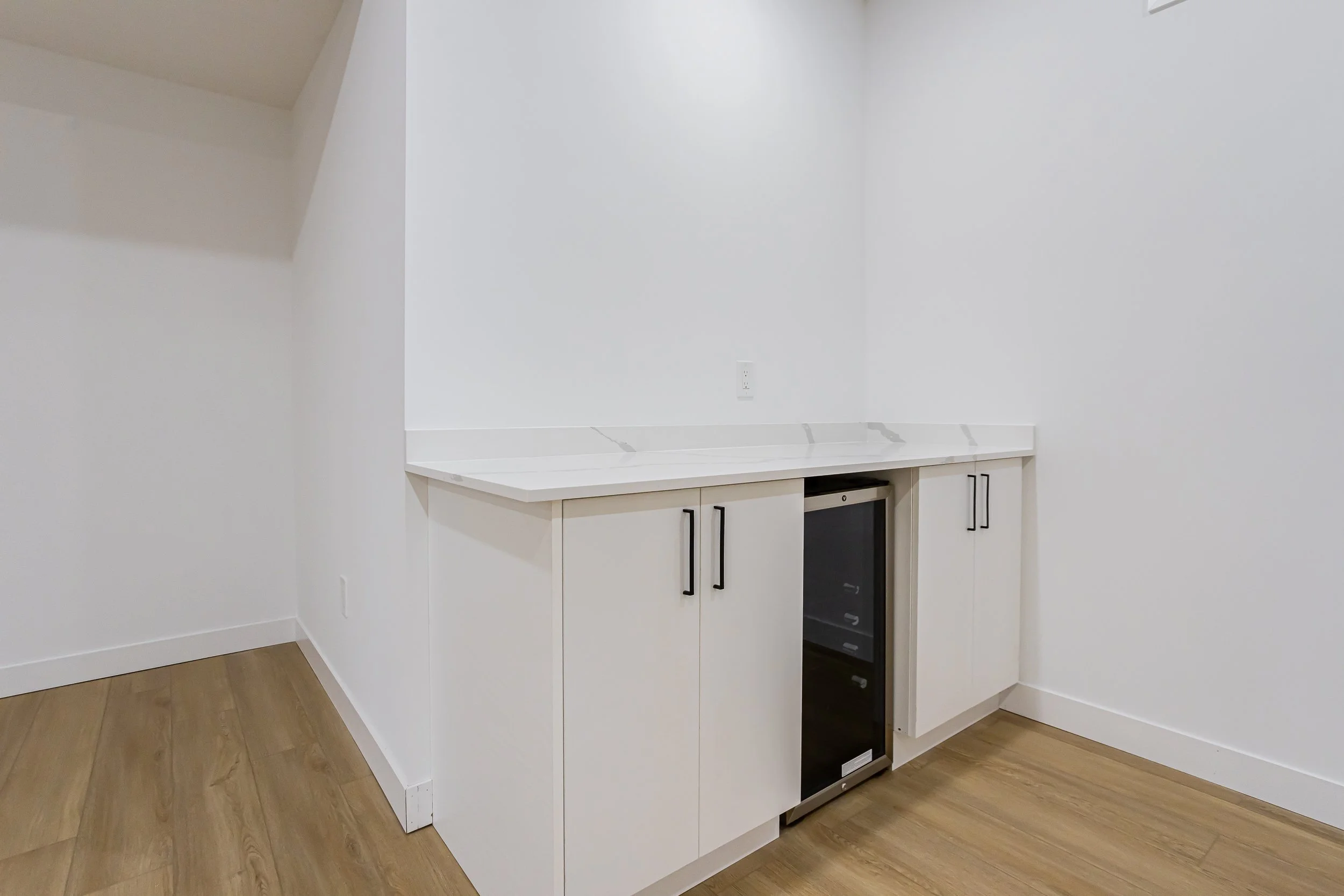 22664 Queens Line-14.jpg