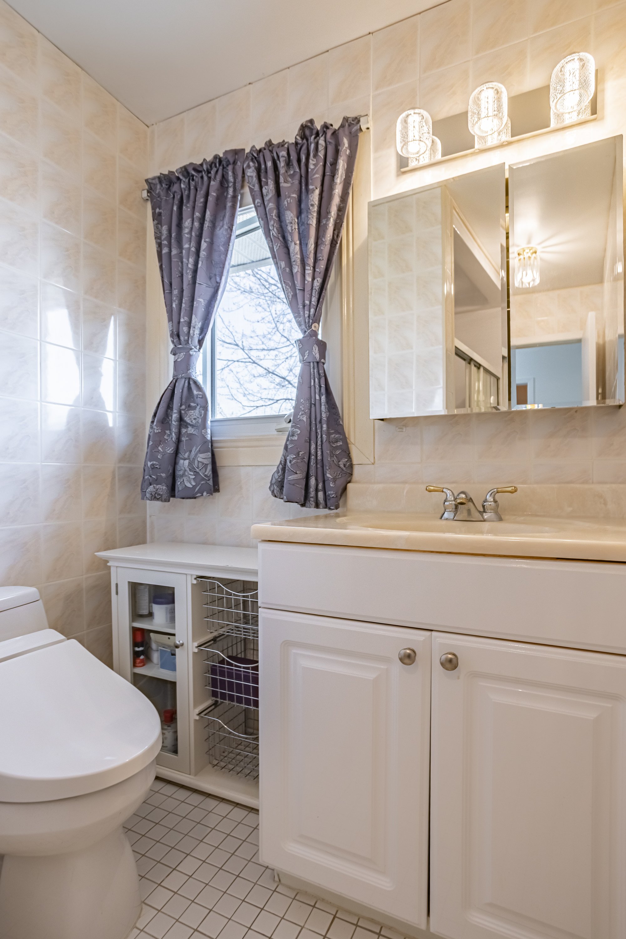 107 Ardsley Cres-19.jpg