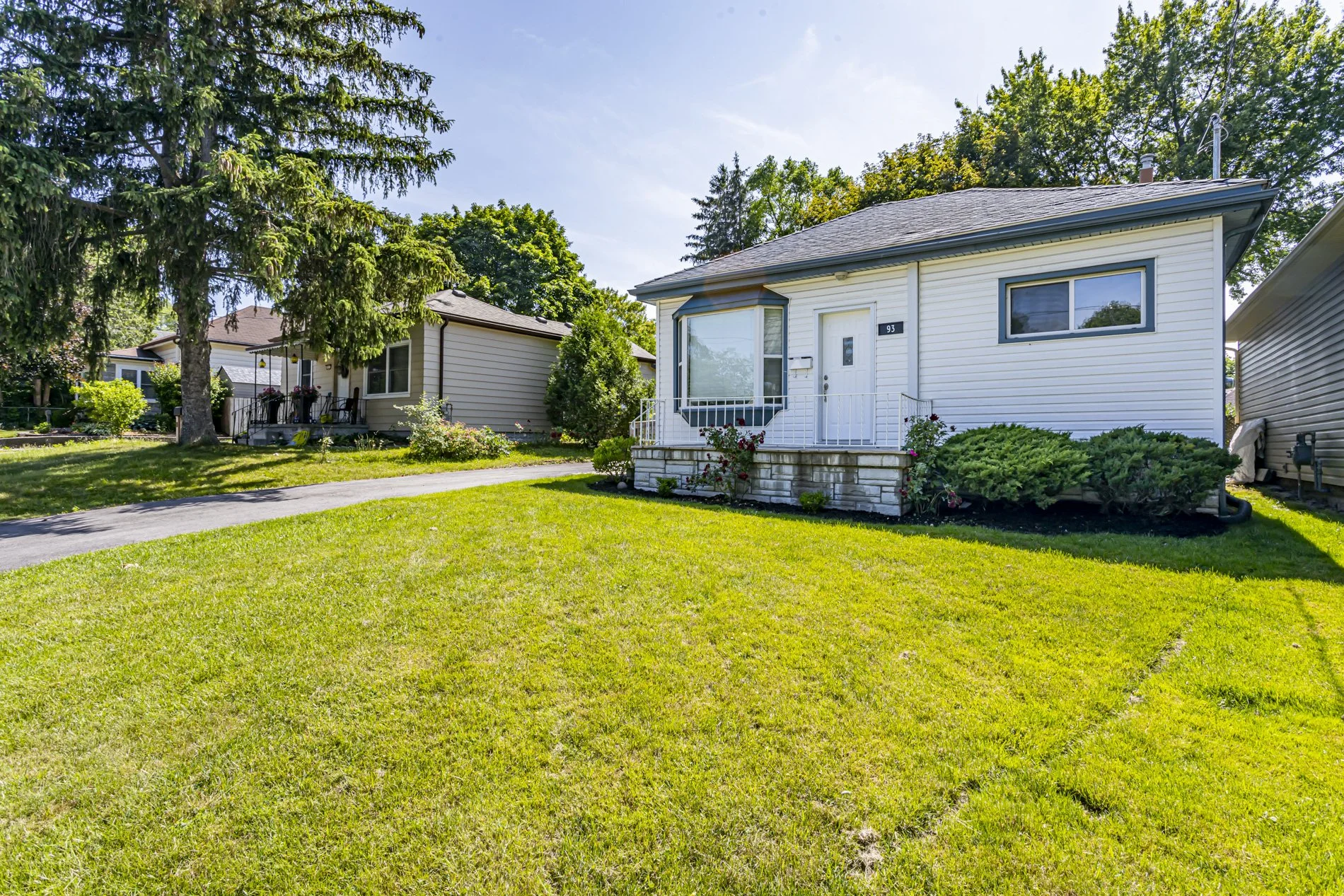 Exteriors-93 Barker St_03.JPG