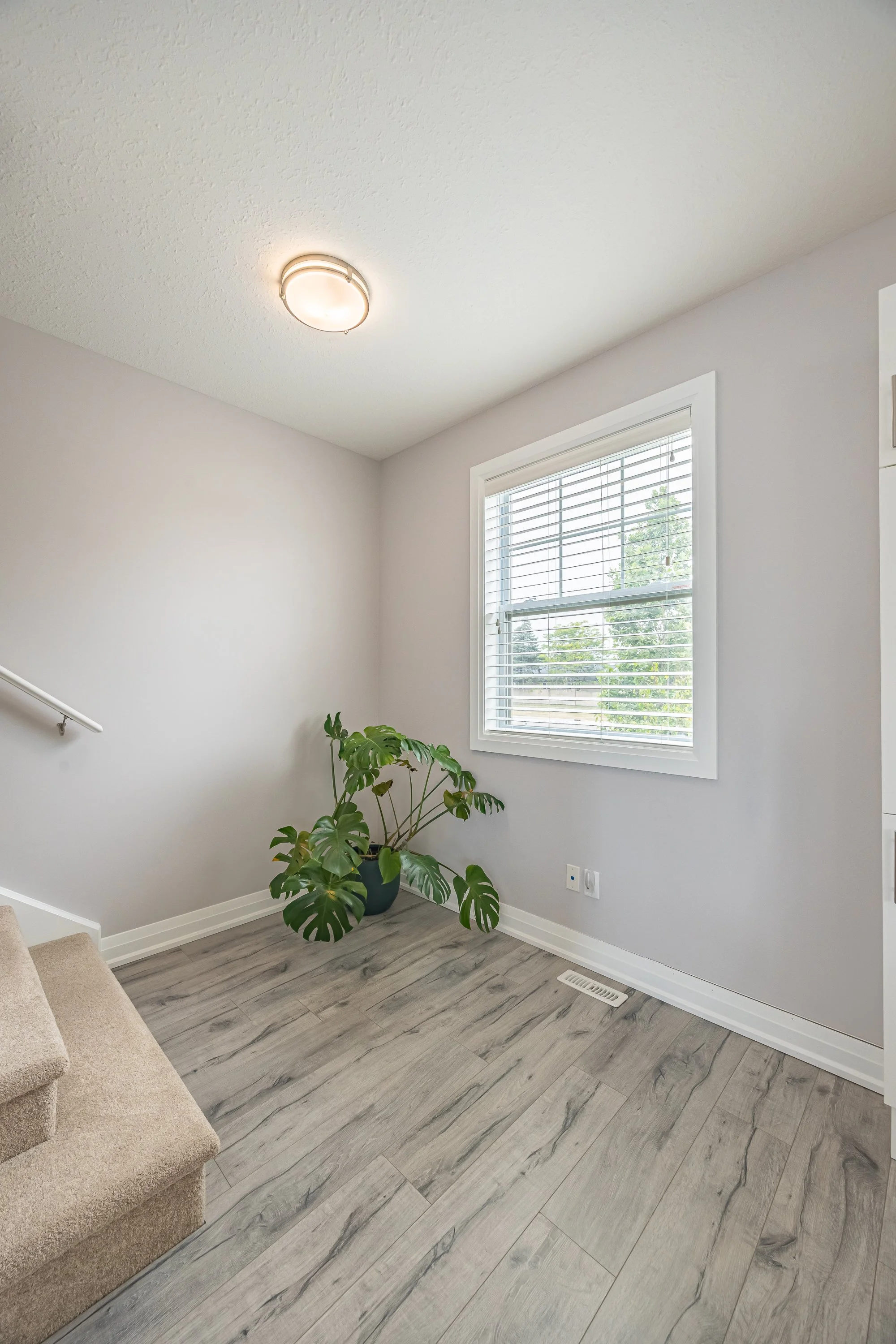 18-3025 Singleton Ave -28.jpg