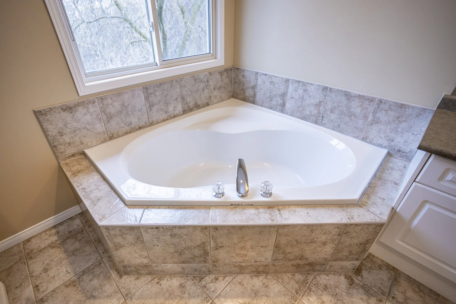 342 Jonathan St_19.JPG