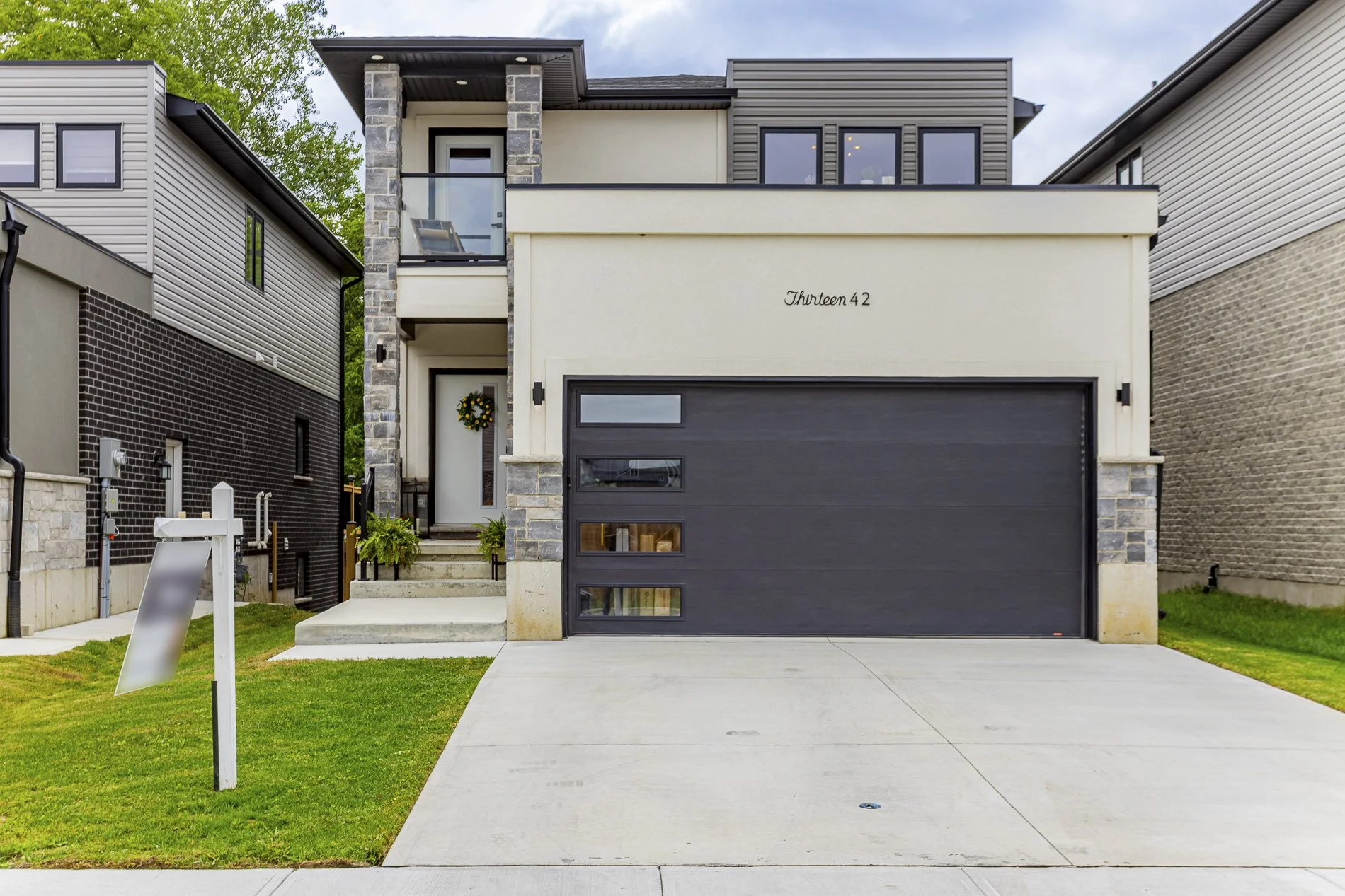 1342 Sandbar St_01.jpg