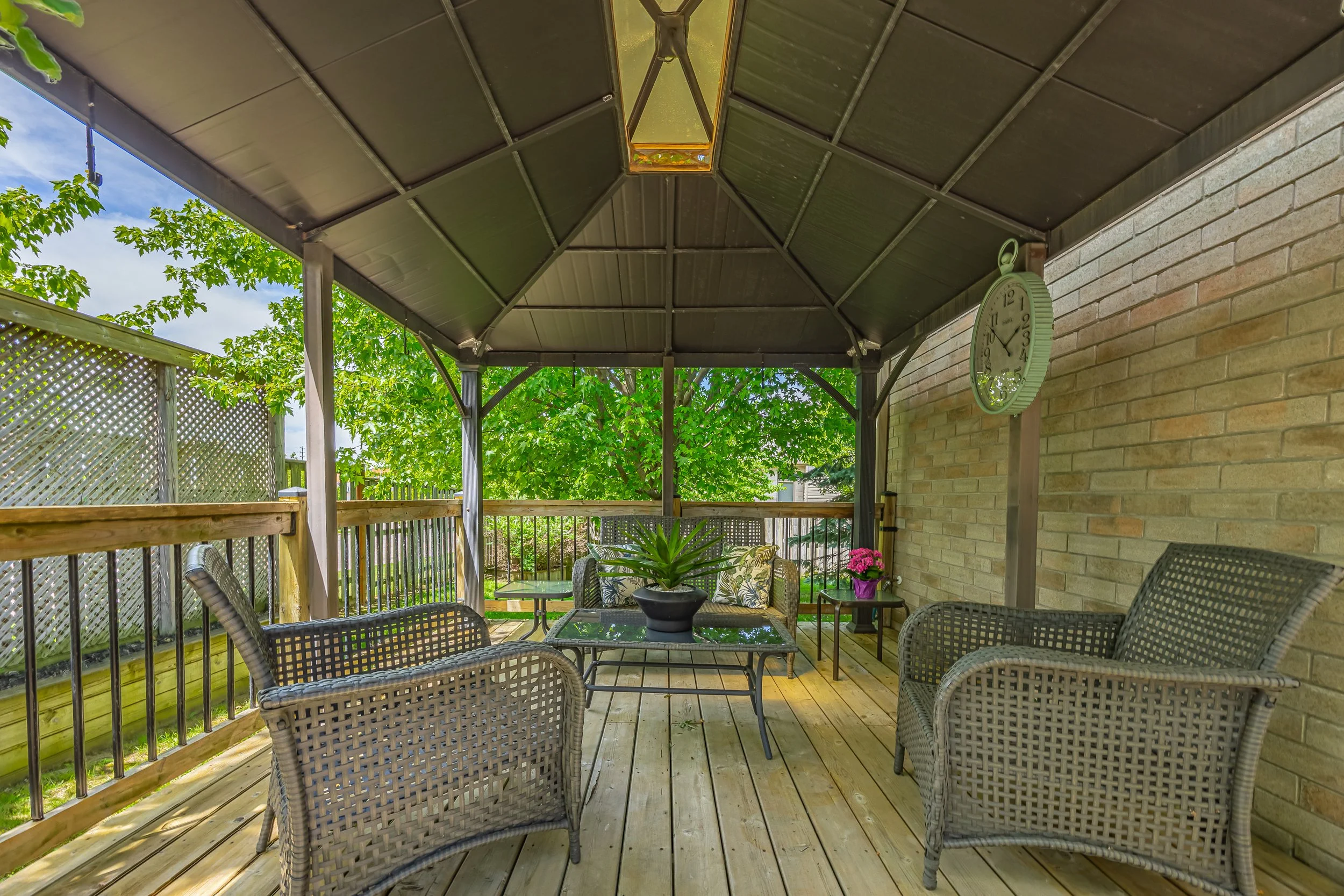 10-2080 Beaverbrook Ave -43.jpg