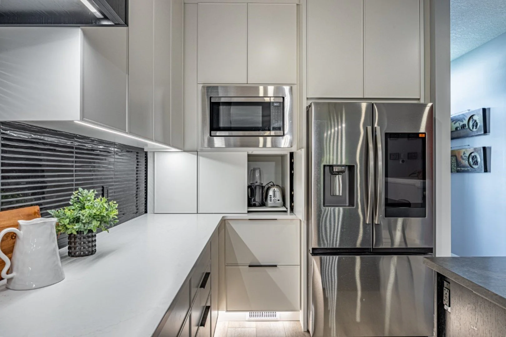 3229 Raleigh Cres-16.jpg