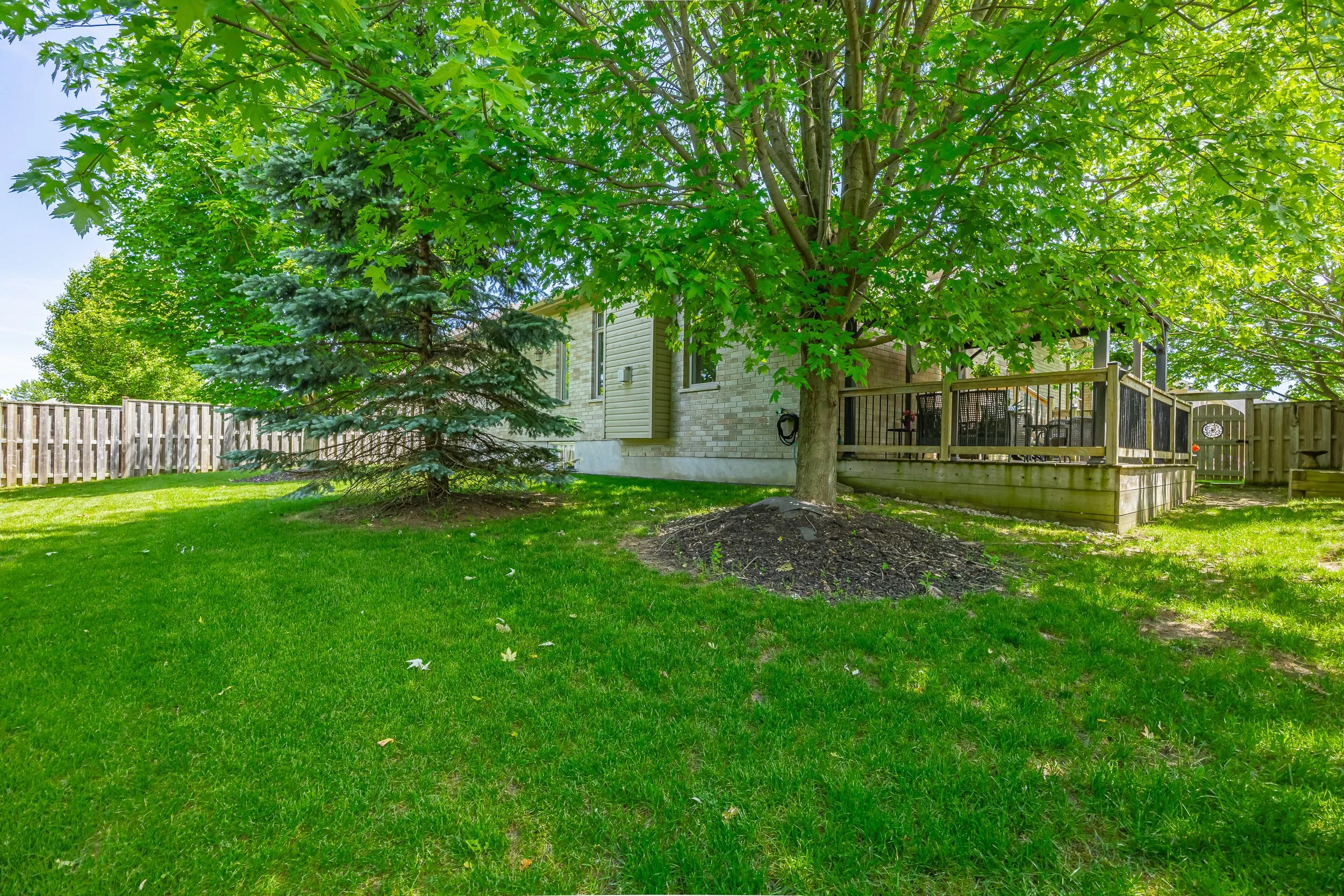 10-2080 Beaverbrook Ave -47.jpg