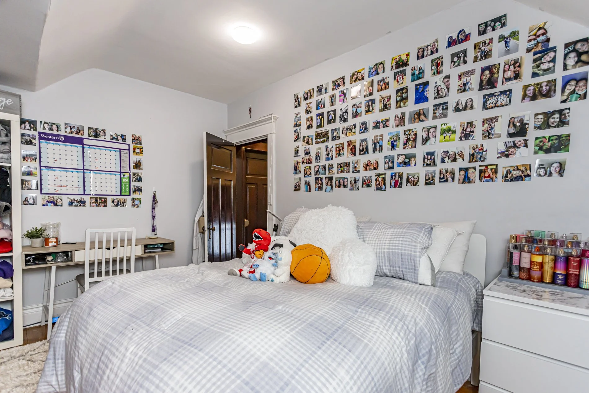994 Richmond St_39.jpg