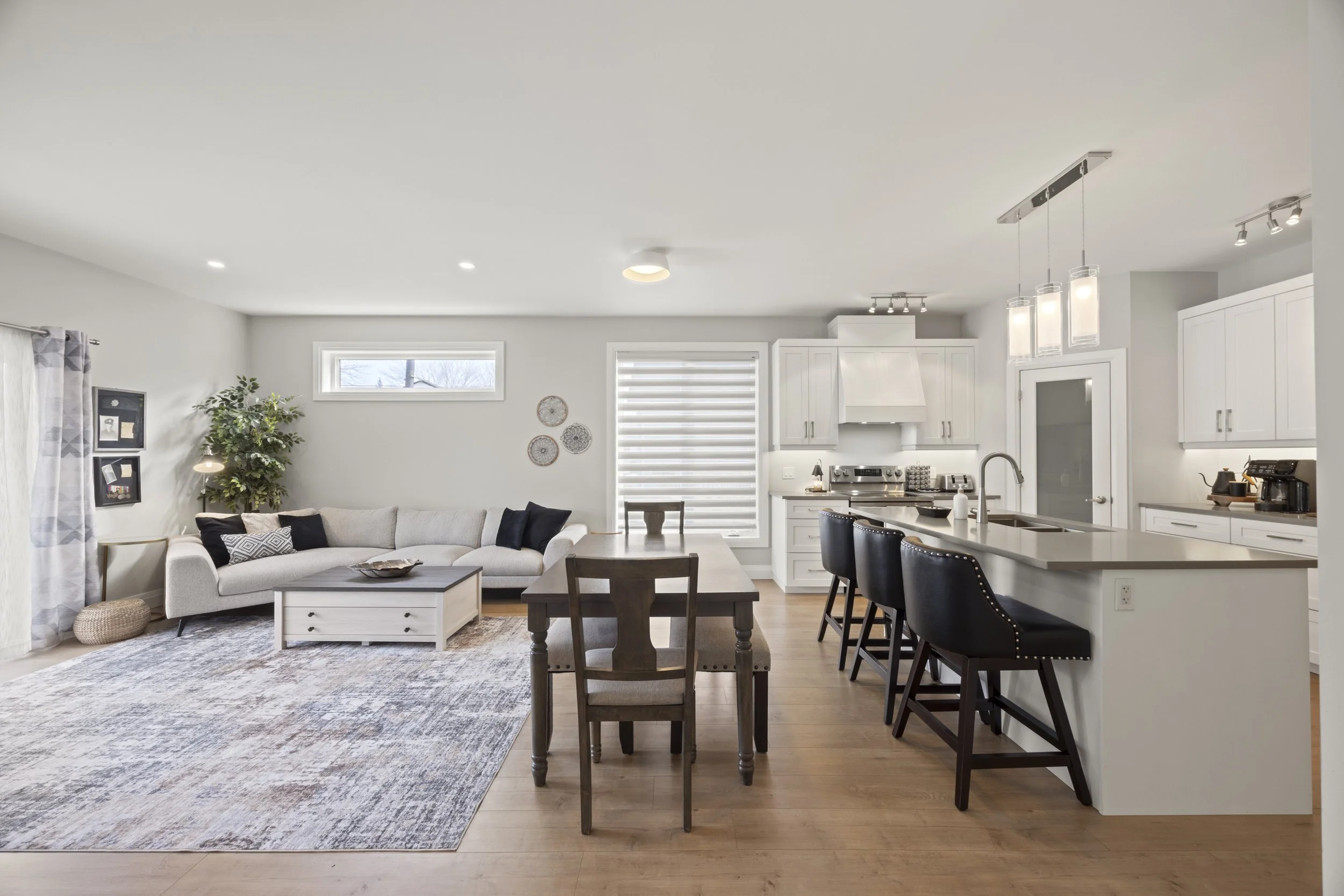 1-176 King St -14.JPG