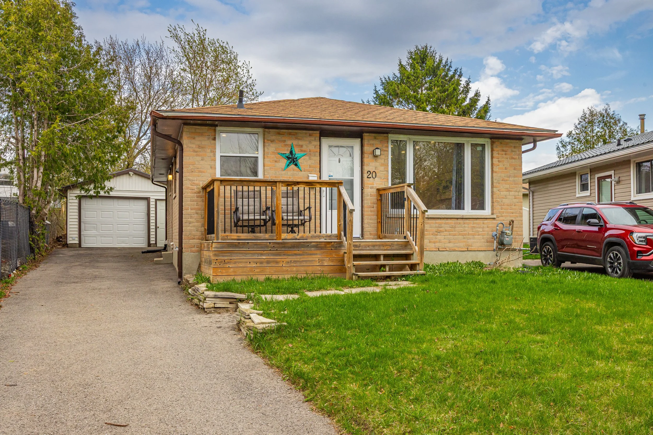 20 Gatewood Cres -02.jpg