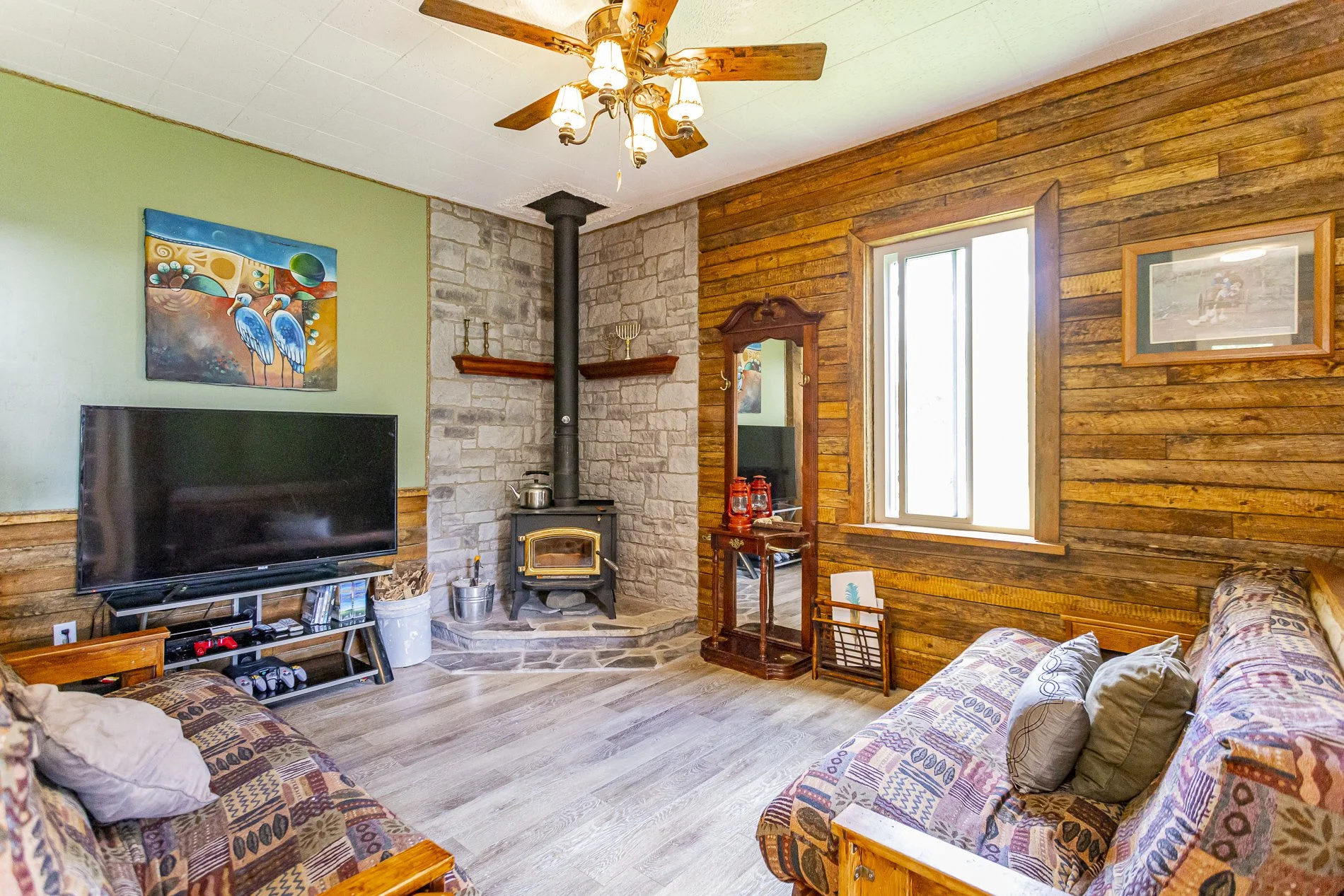 151 Simpson St_27.jpg